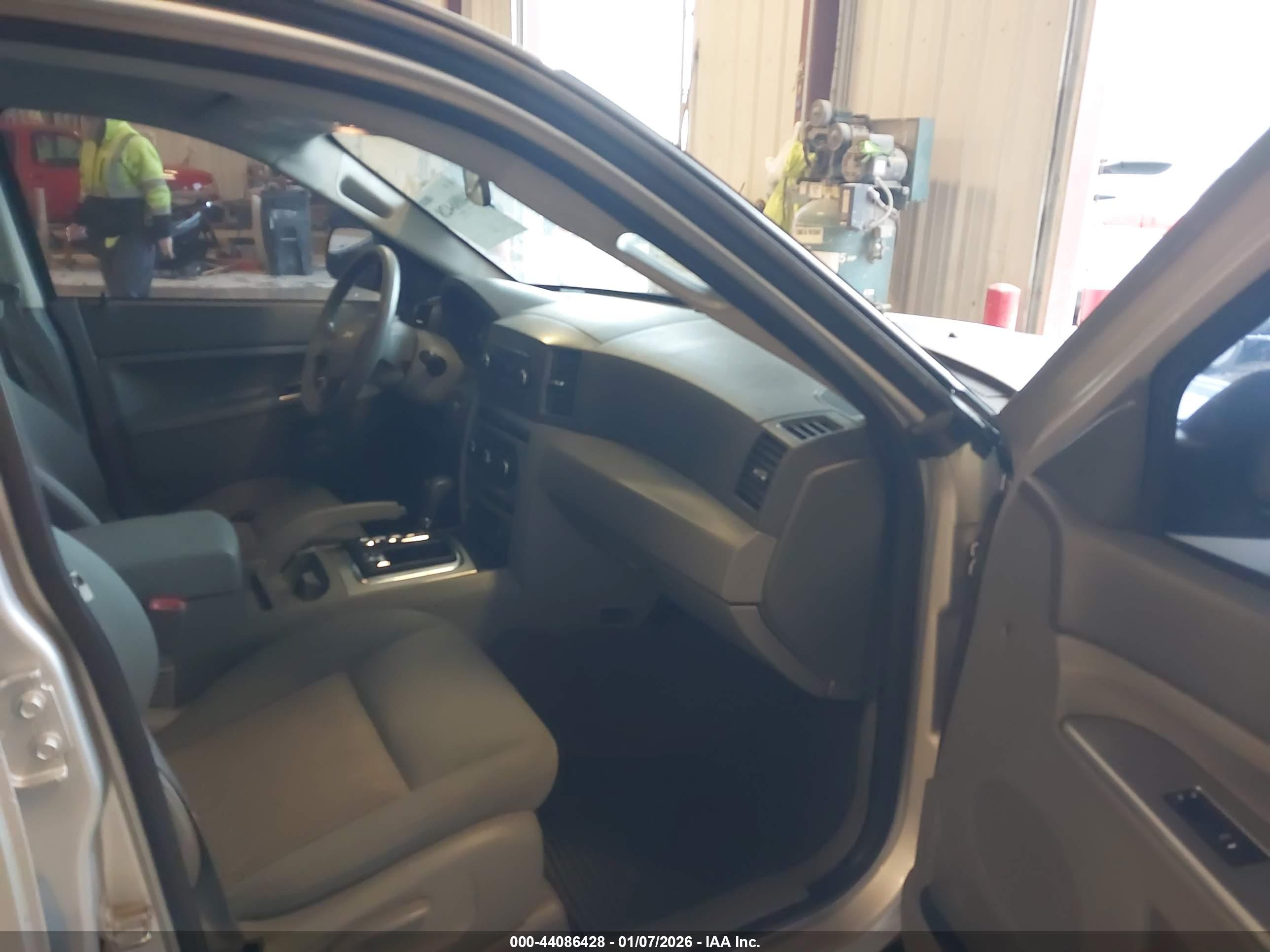 JEEP GRAND image 5