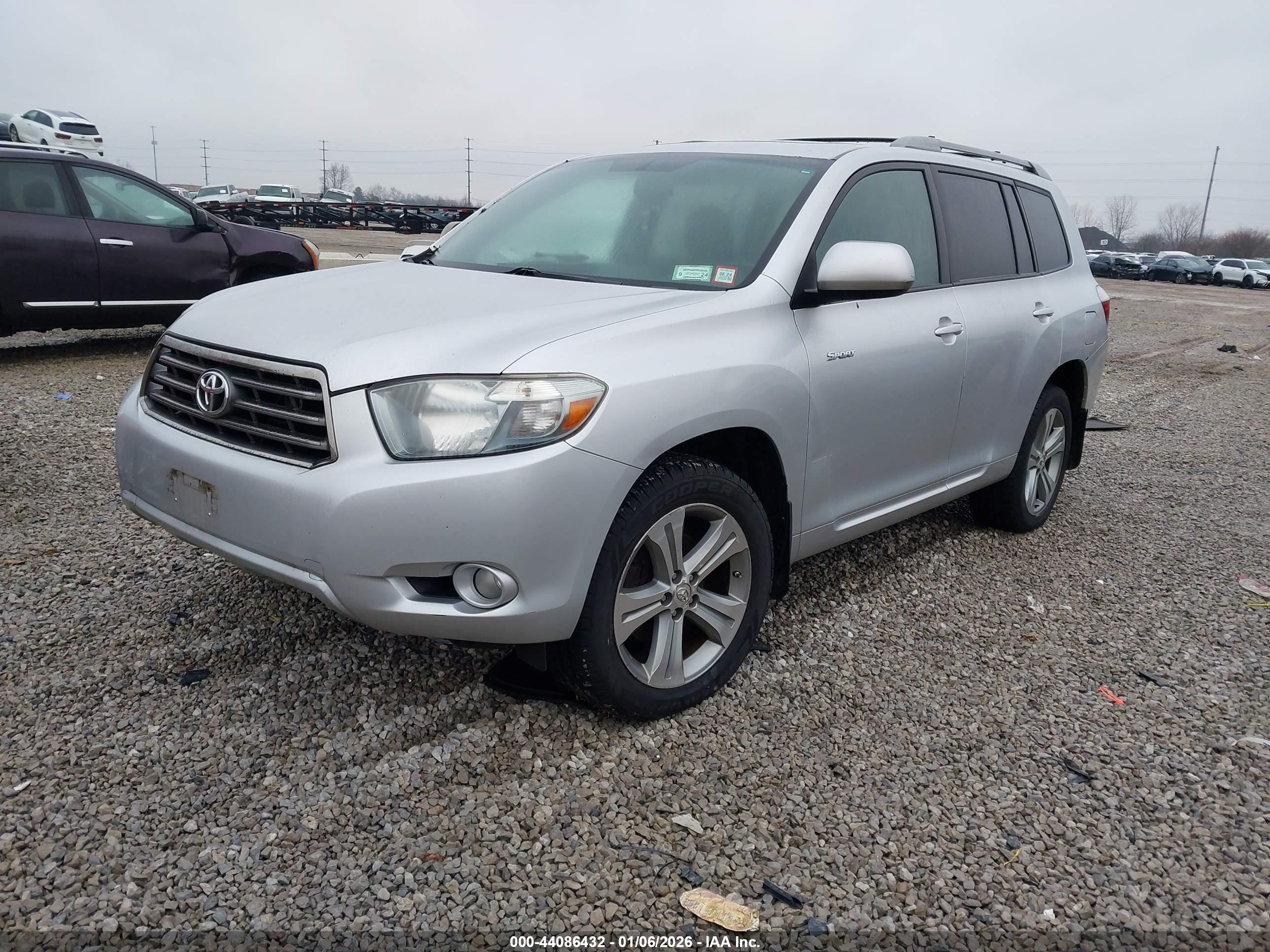 TOYOTA HIGHLANDER image 2