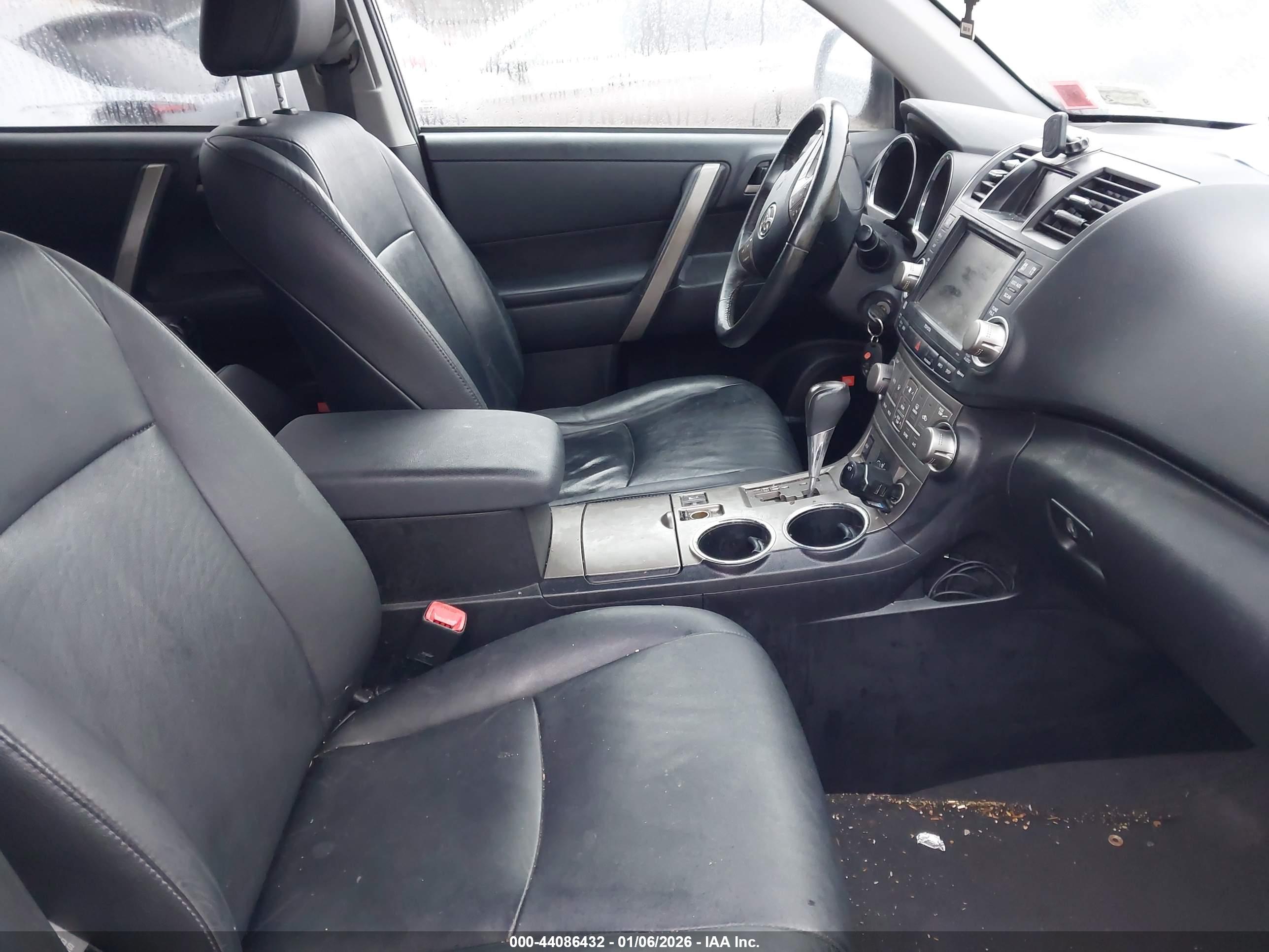TOYOTA HIGHLANDER image 5
