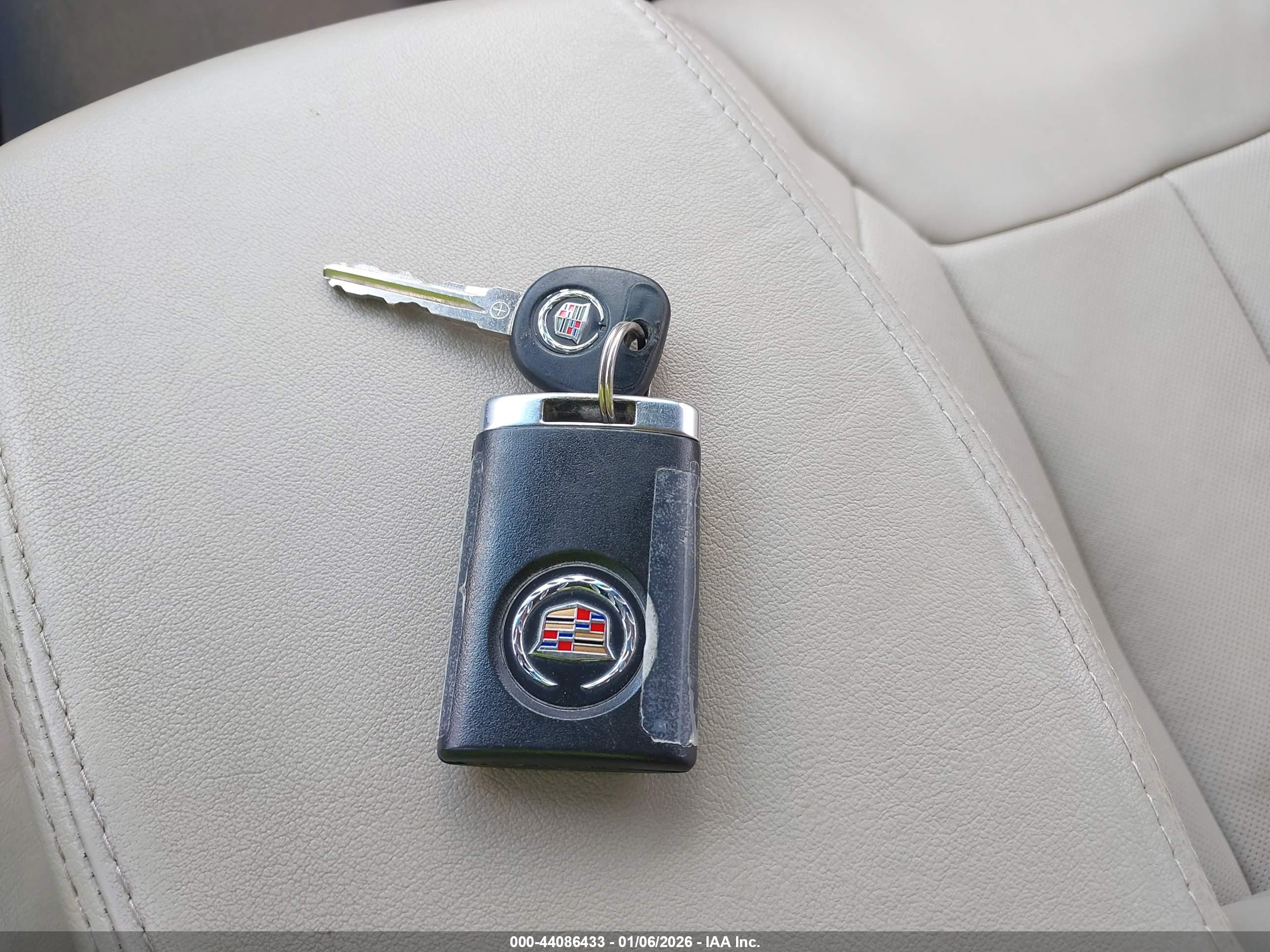 CADILLAC DTS image 11