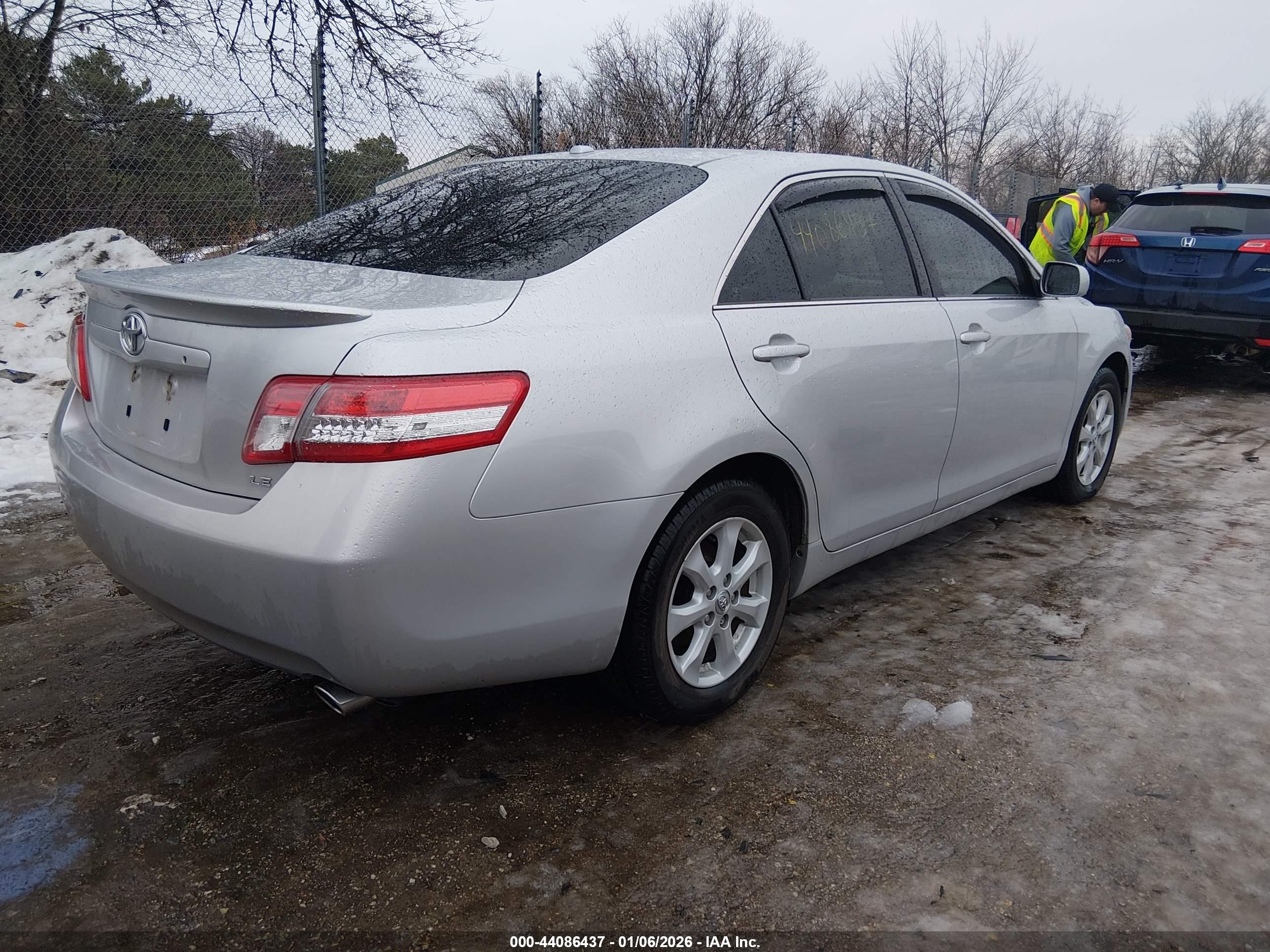 TOYOTA CAMRY image 4
