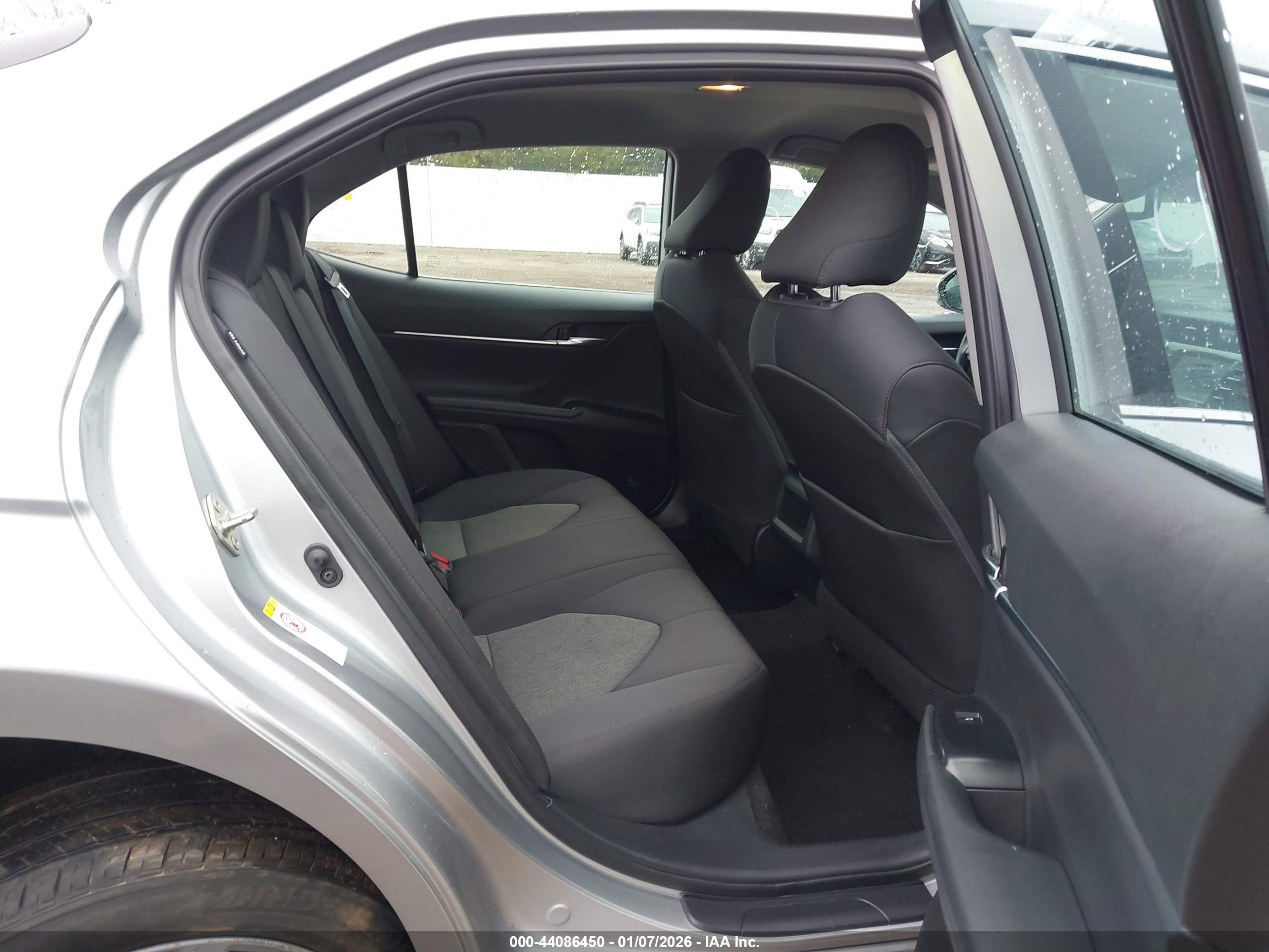 TOYOTA CAMRY image 8
