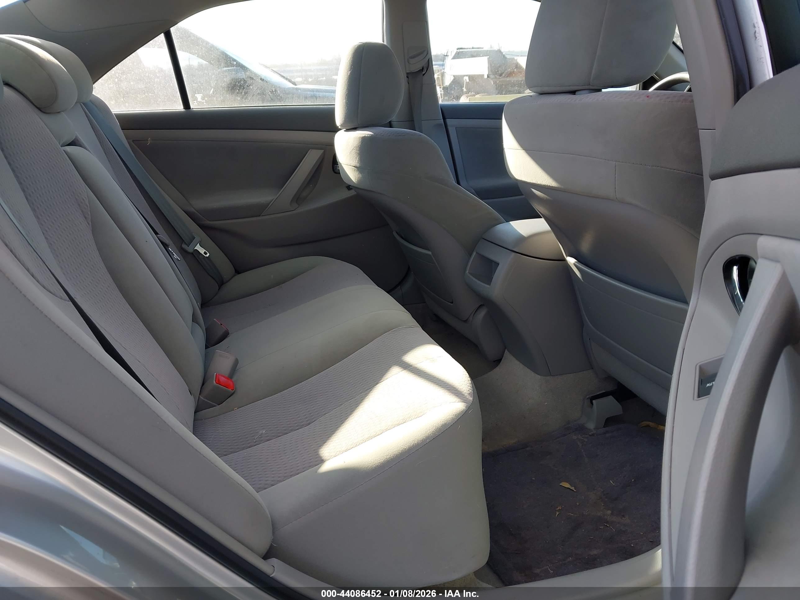 TOYOTA CAMRY image 8