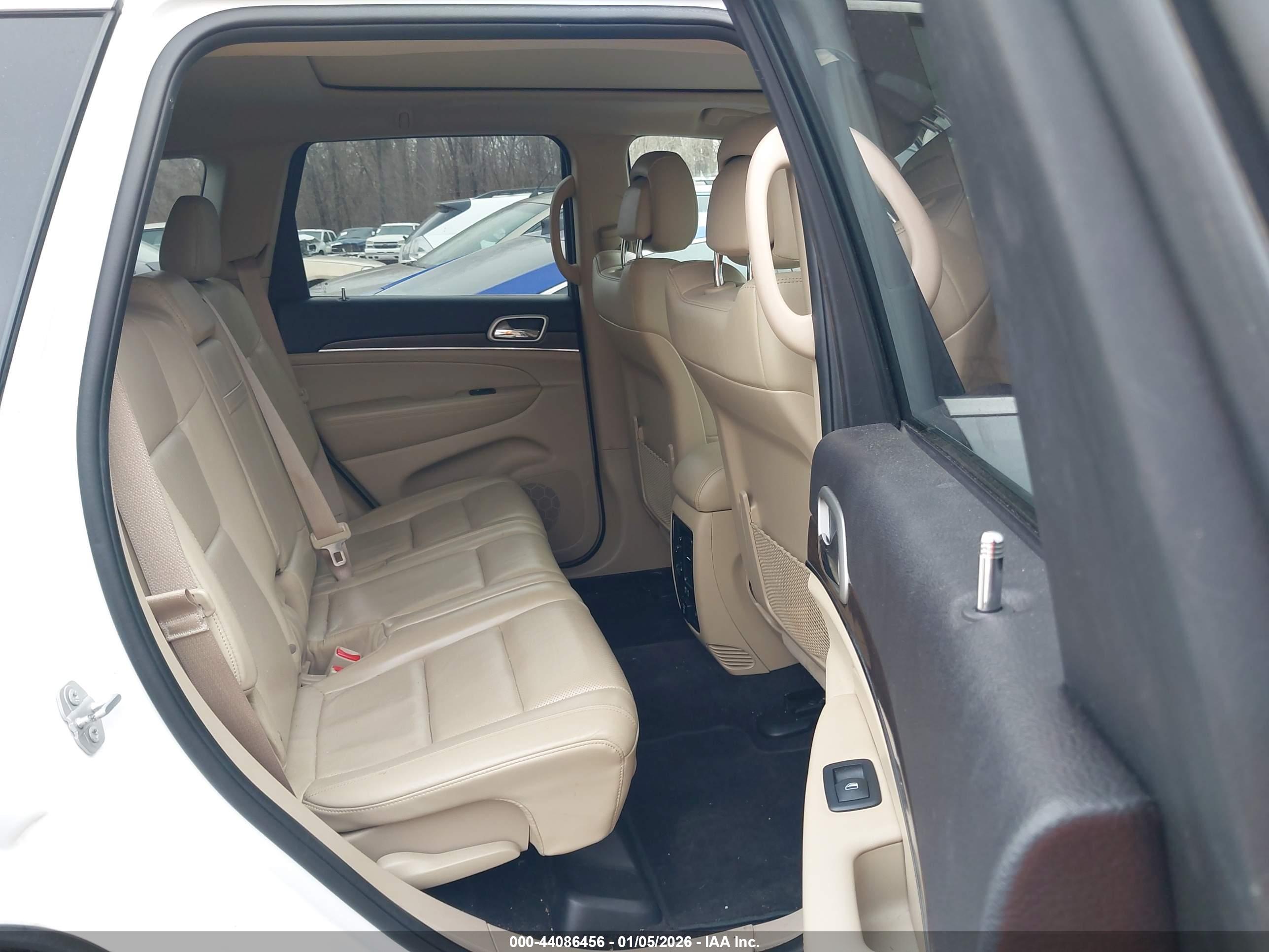 JEEP GRAND image 8