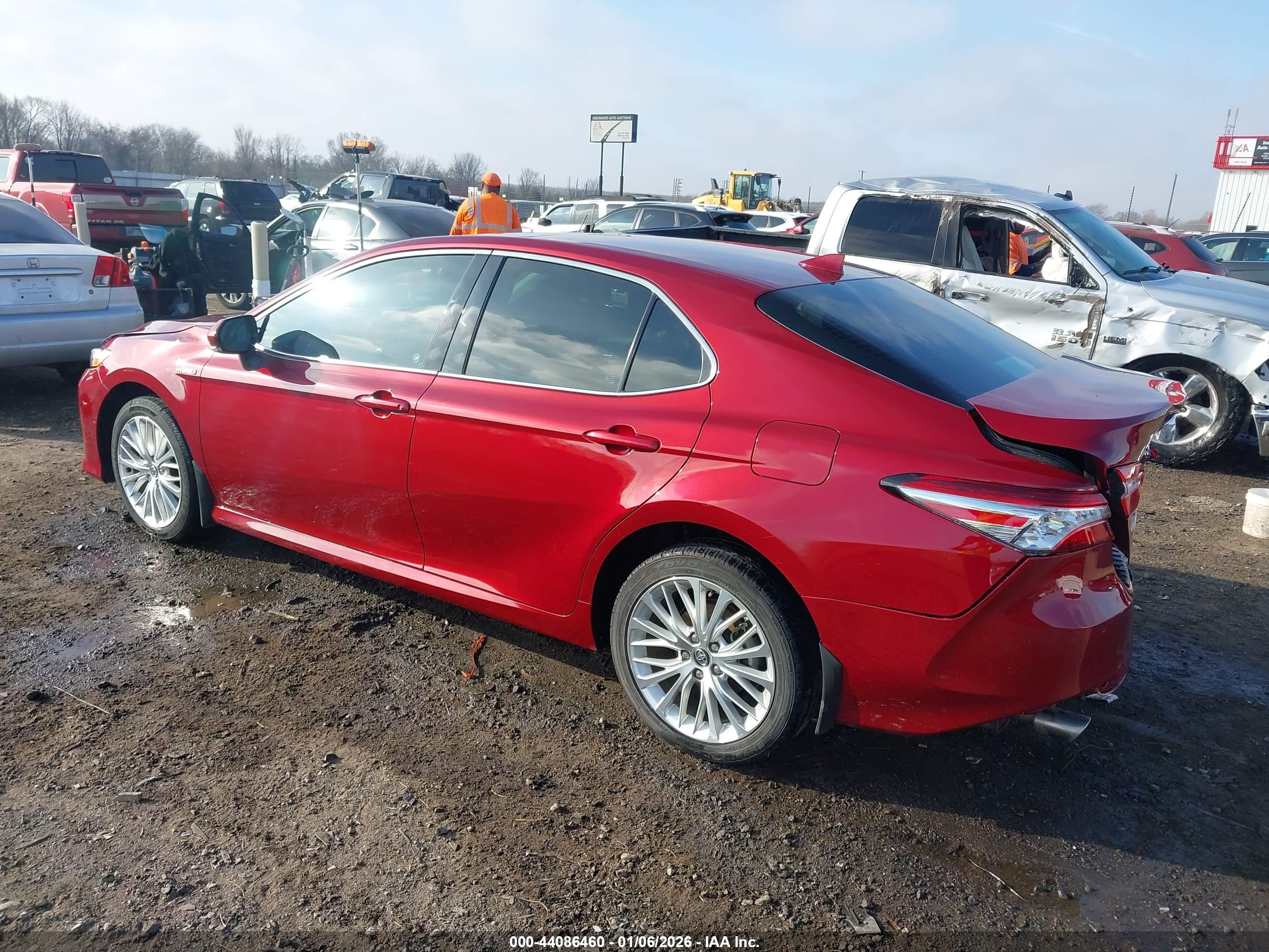 TOYOTA CAMRY image 3