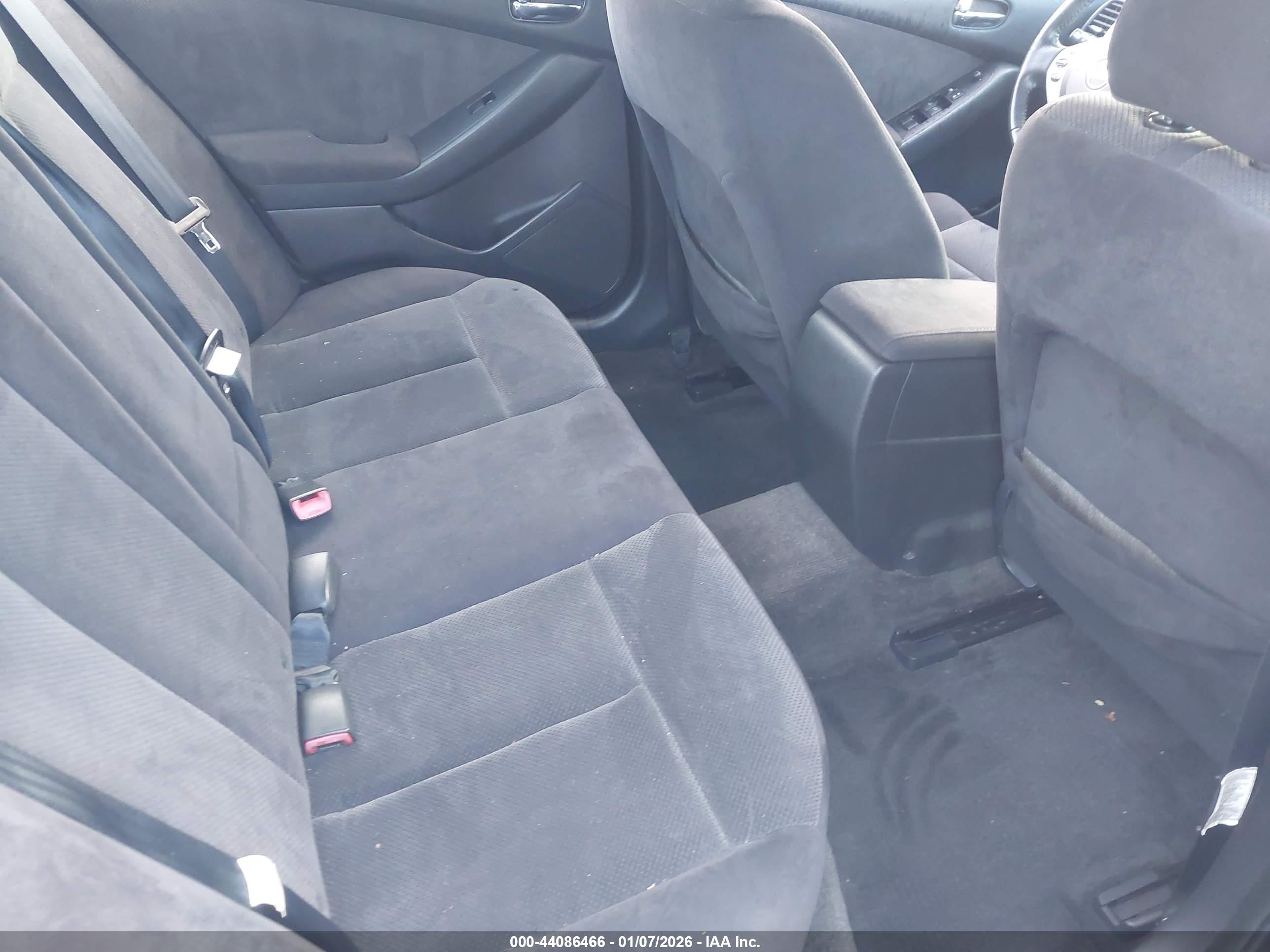 NISSAN ALTIMA image 8