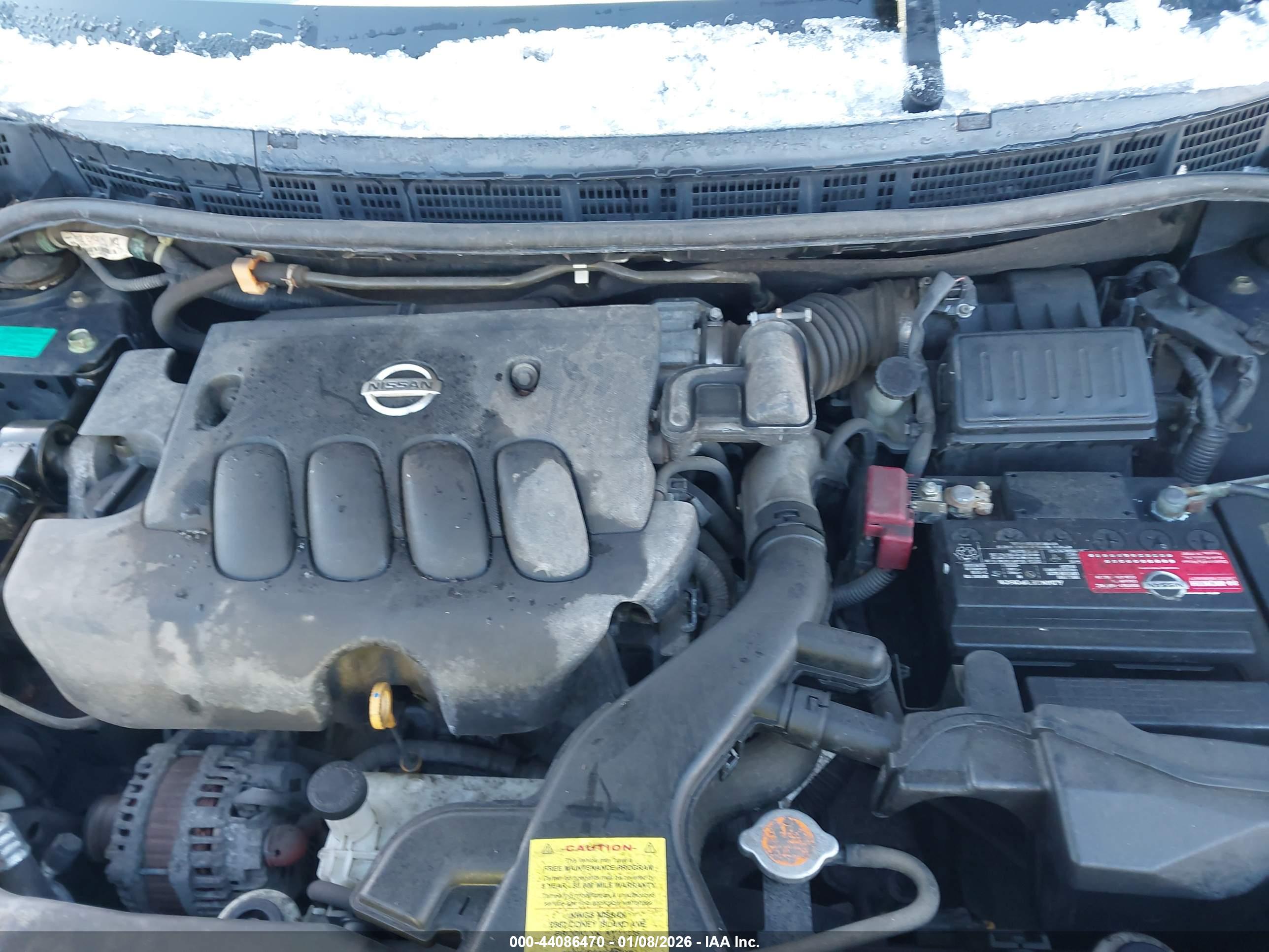 NISSAN VERSA image 10