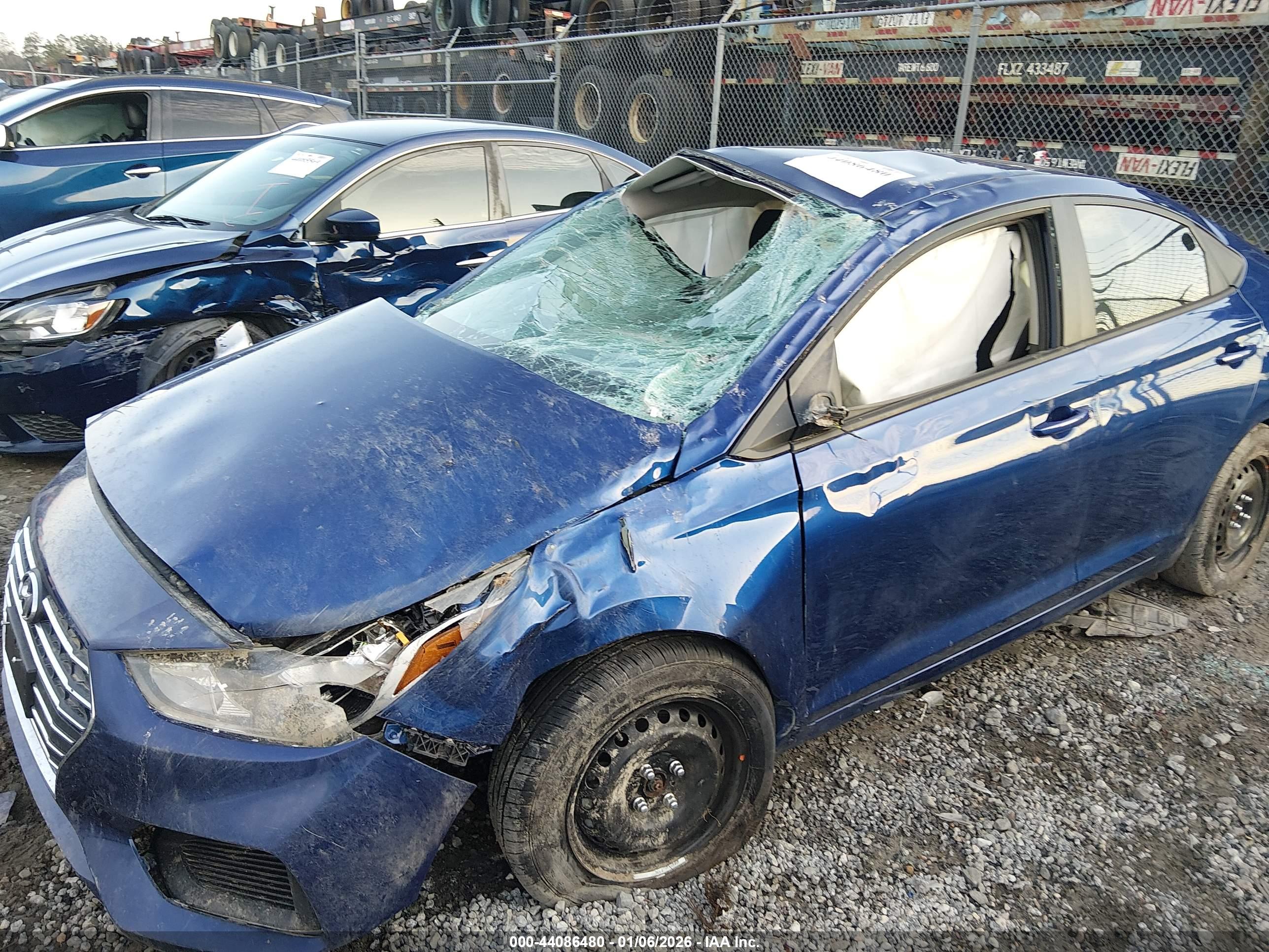 HYUNDAI ACCENT image 6