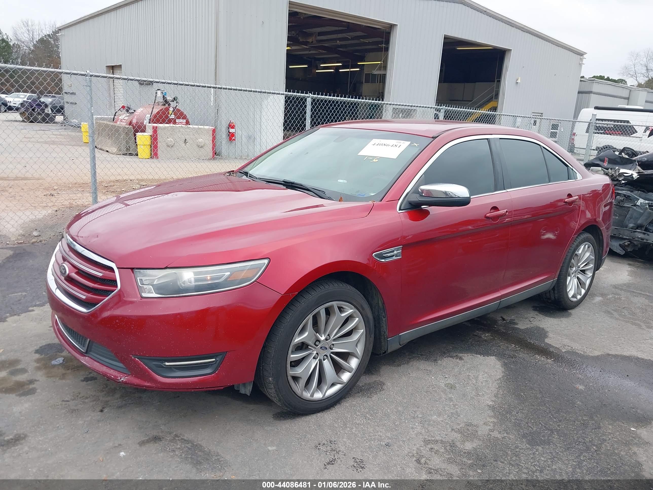 FORD TAURUS image 2