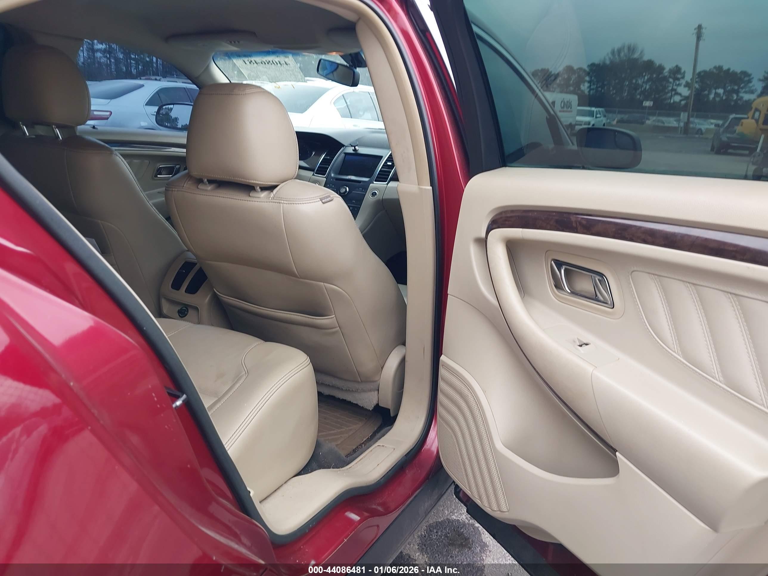 FORD TAURUS image 8