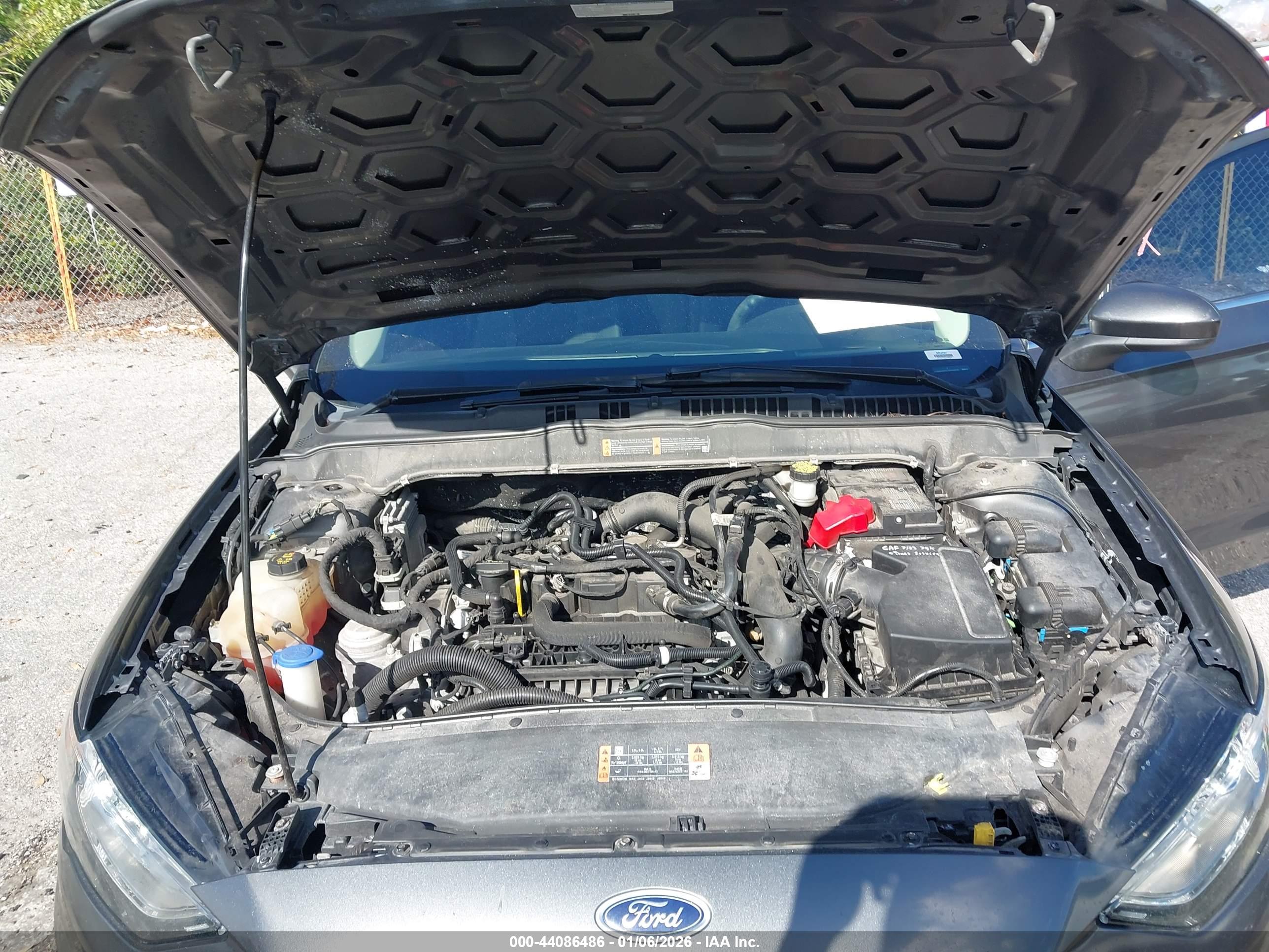 FORD FUSION image 10