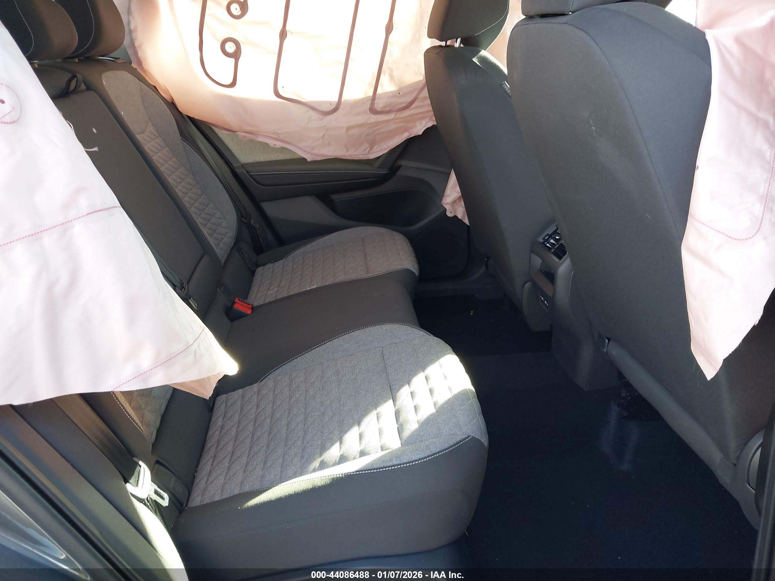 VOLKSWAGEN TIGUAN image 8