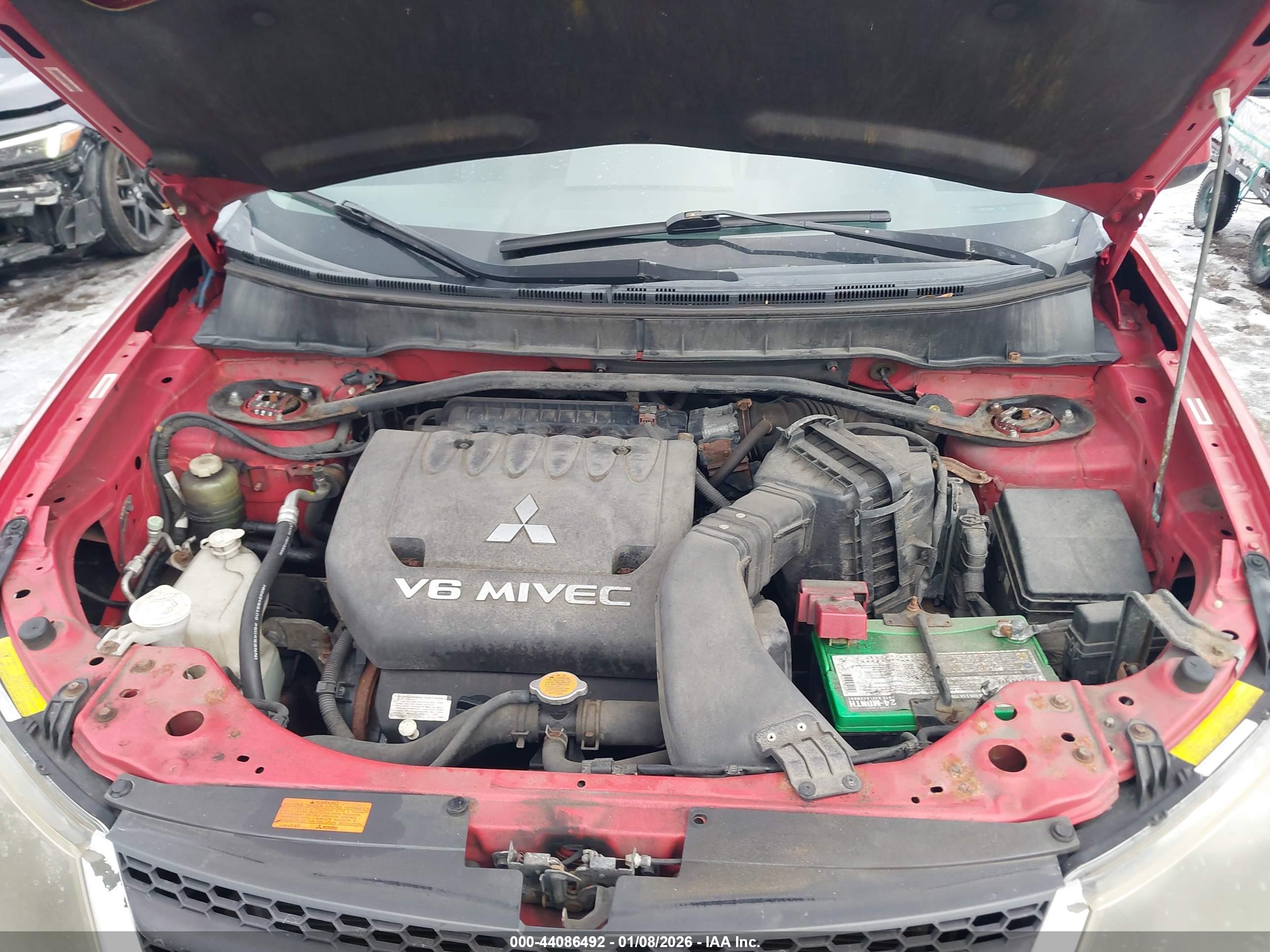 MITSUBISHI OUTLANDER image 10