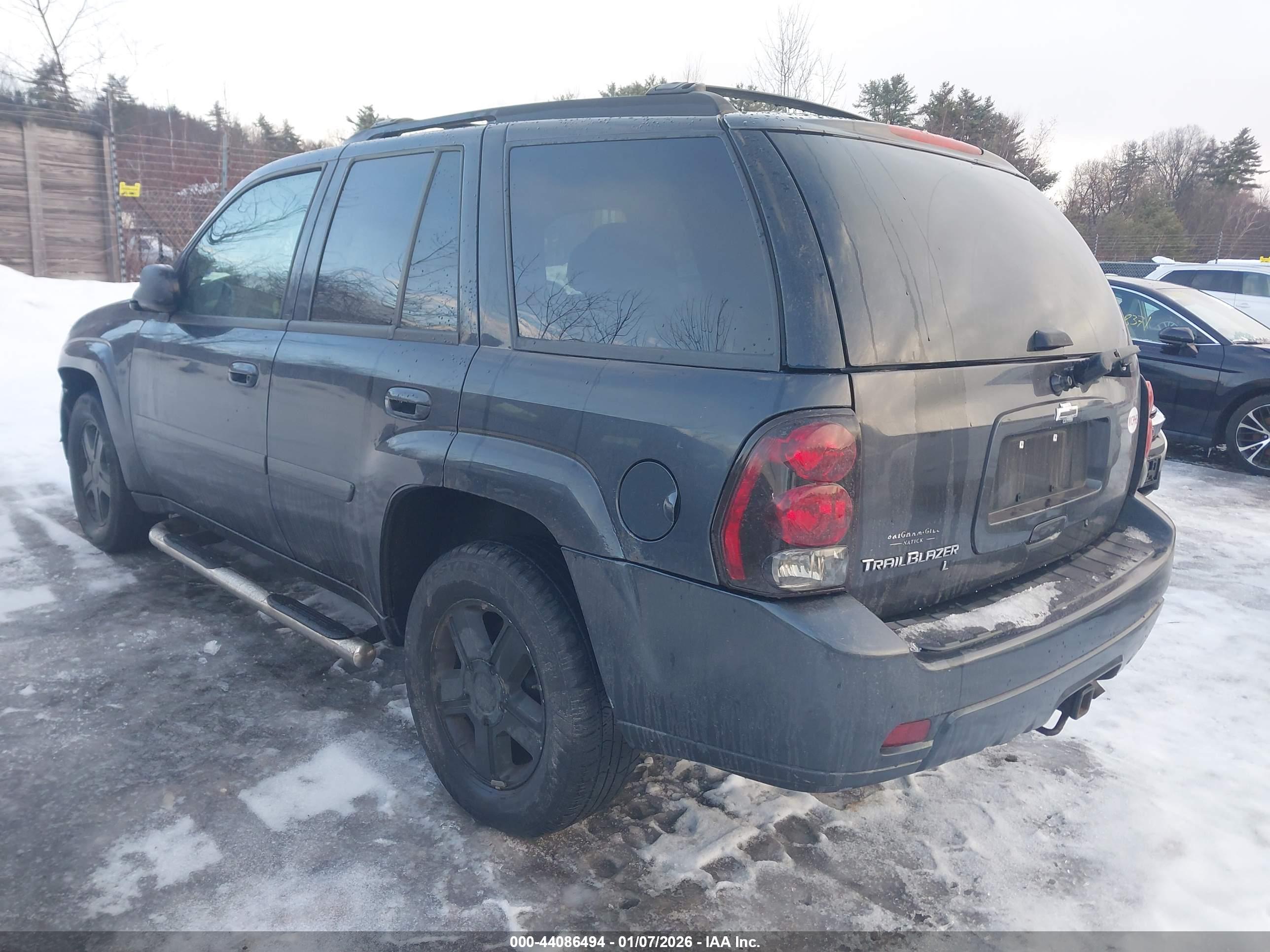 CHEVROLET TRAILBLAZER image 3