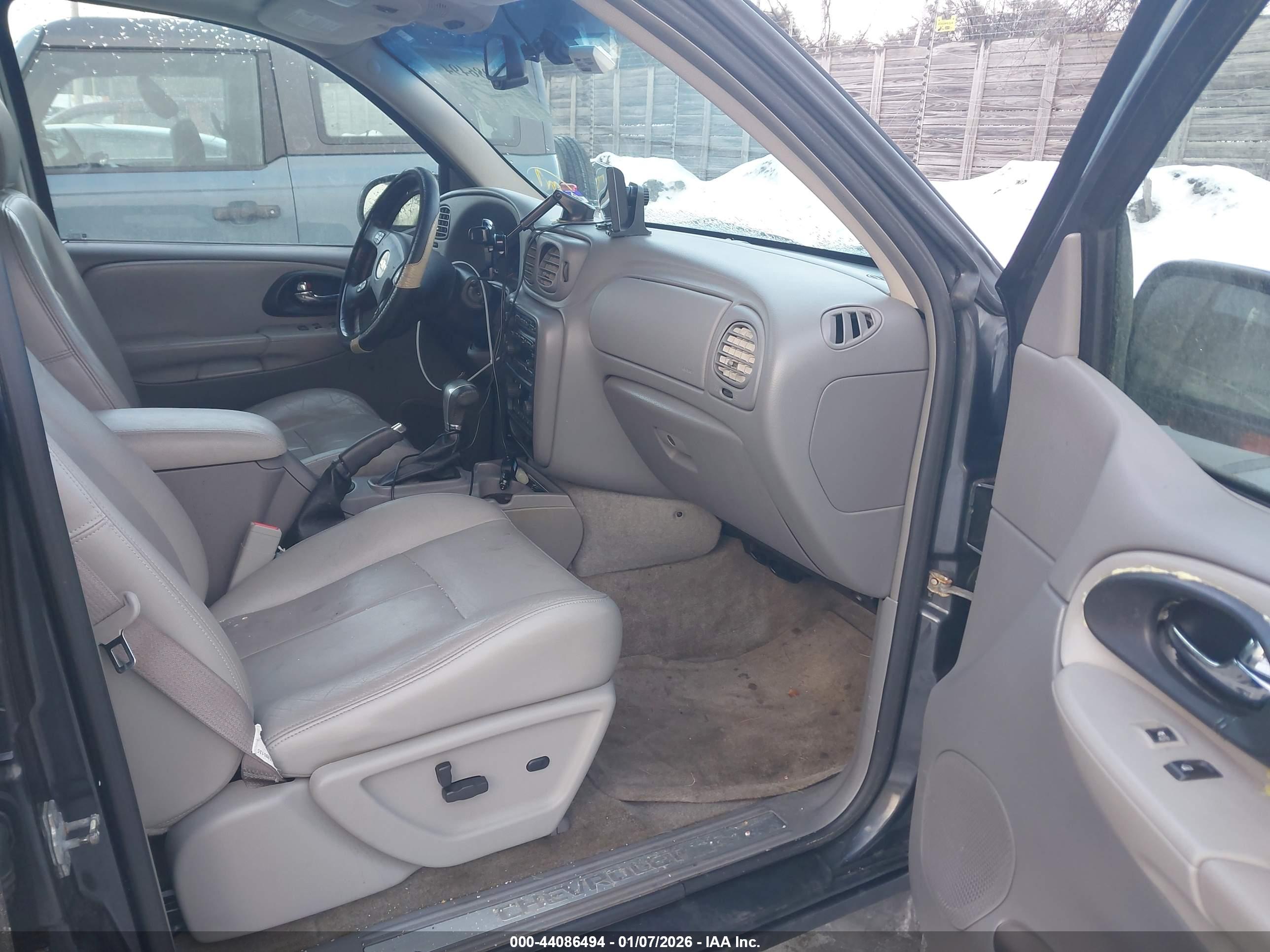CHEVROLET TRAILBLAZER image 5