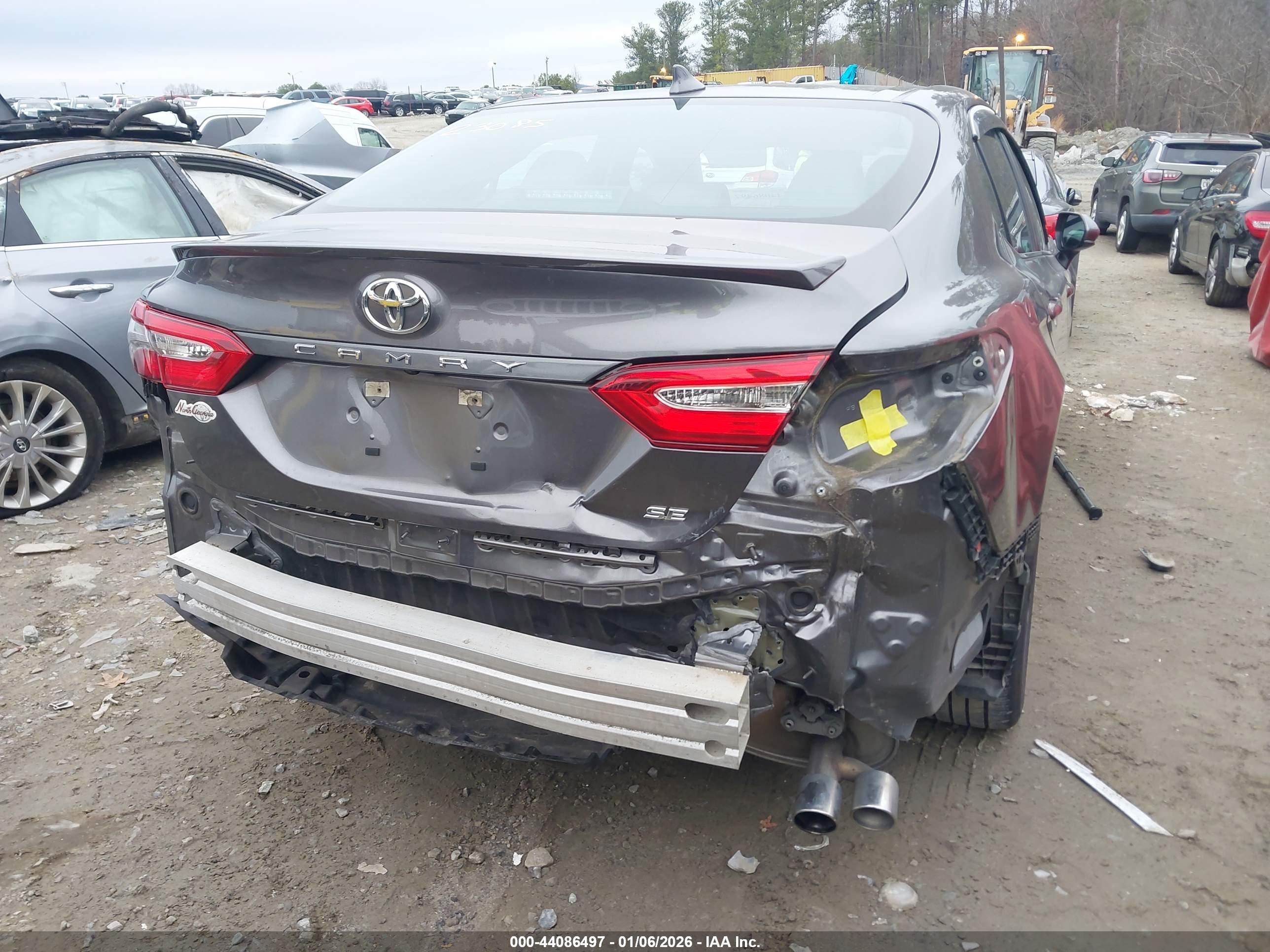 TOYOTA CAMRY image 6
