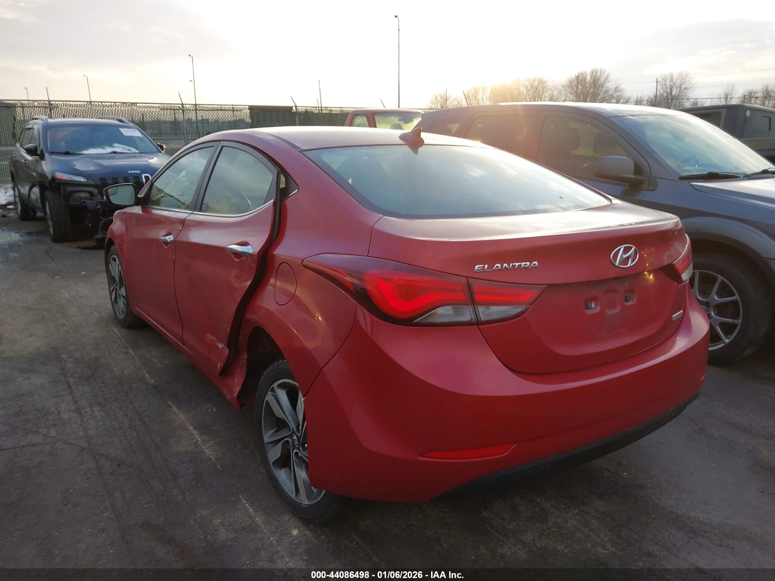 HYUNDAI ELANTRA image 3