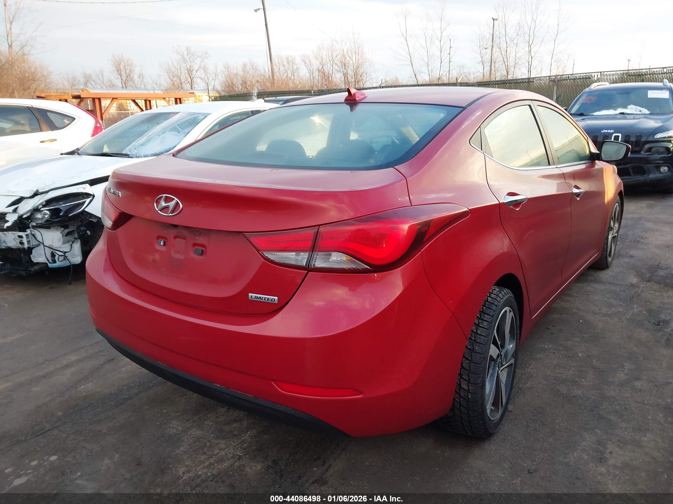 HYUNDAI ELANTRA image 4