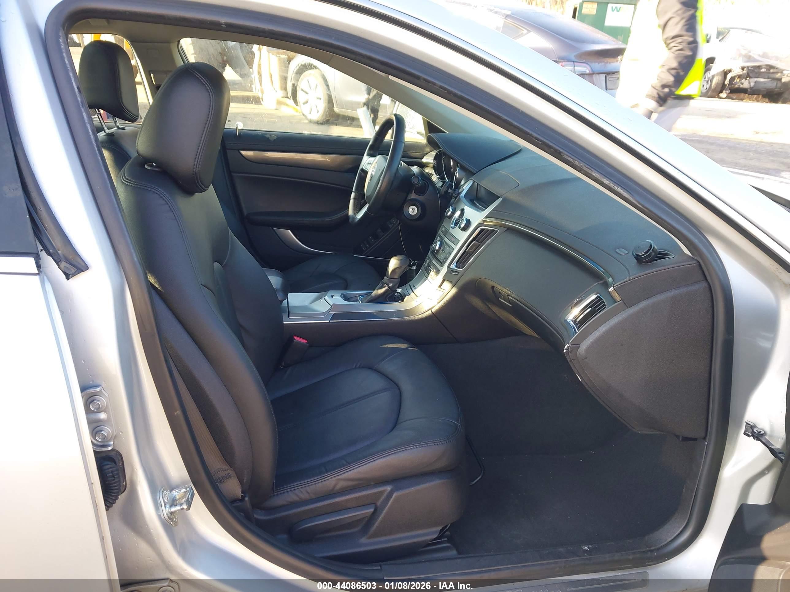 CADILLAC CTS image 5