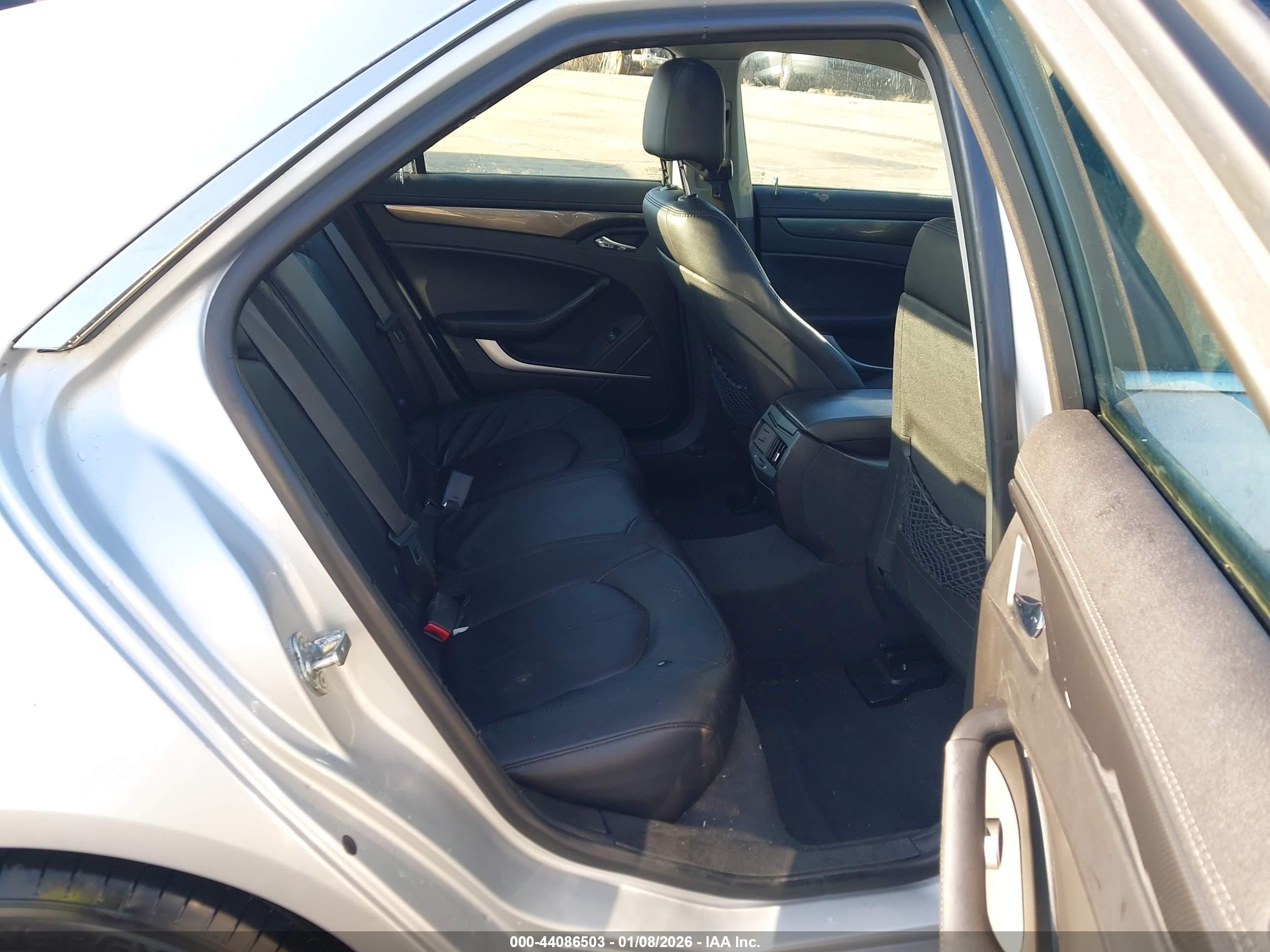 CADILLAC CTS image 8