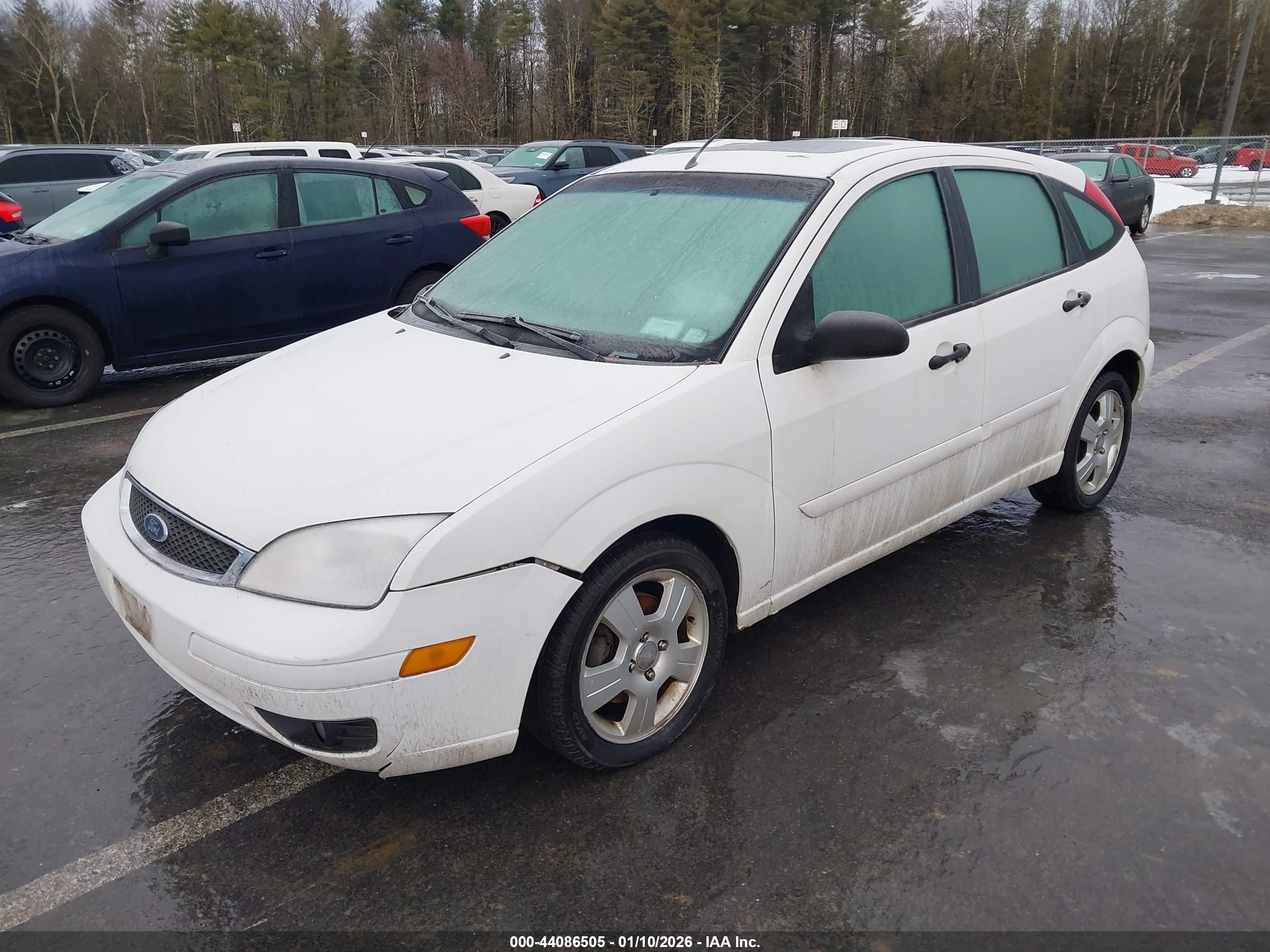FORD FOCUS image 2