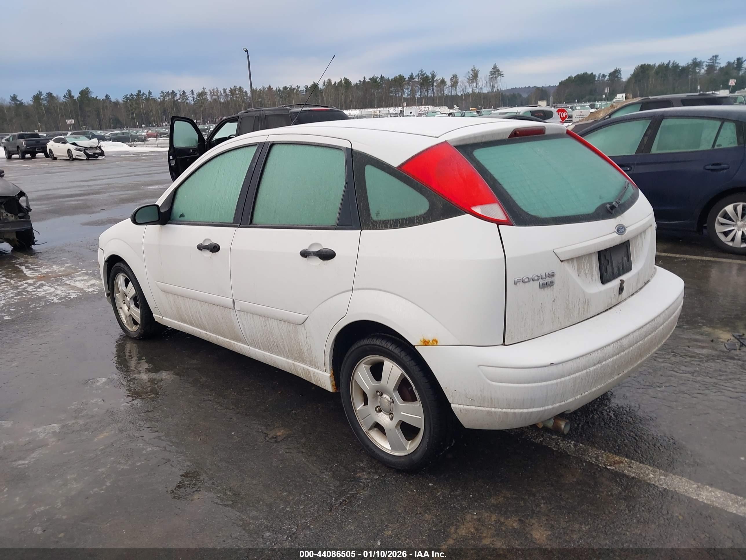 FORD FOCUS image 3
