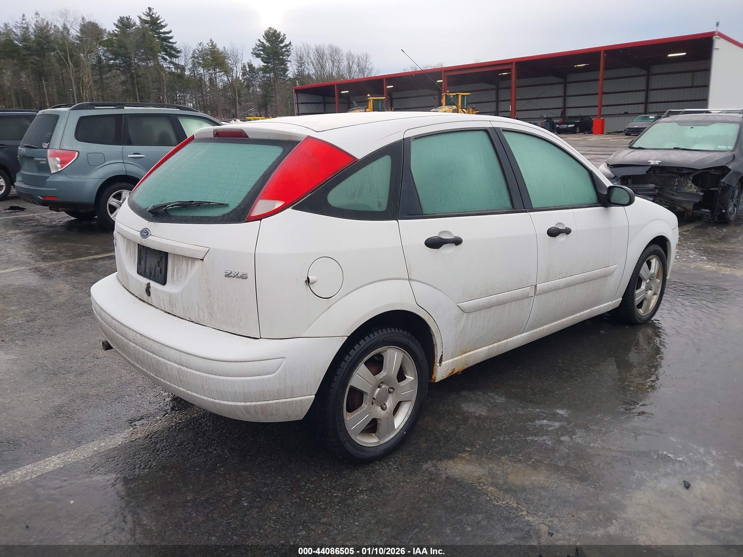 FORD FOCUS image 4