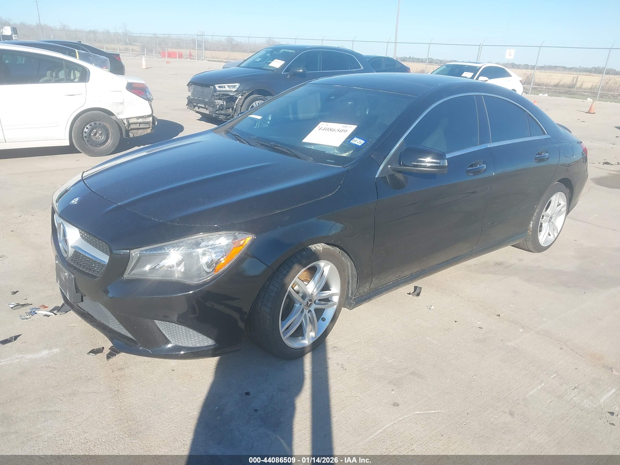 MERCEDES-BENZ CLA image 2