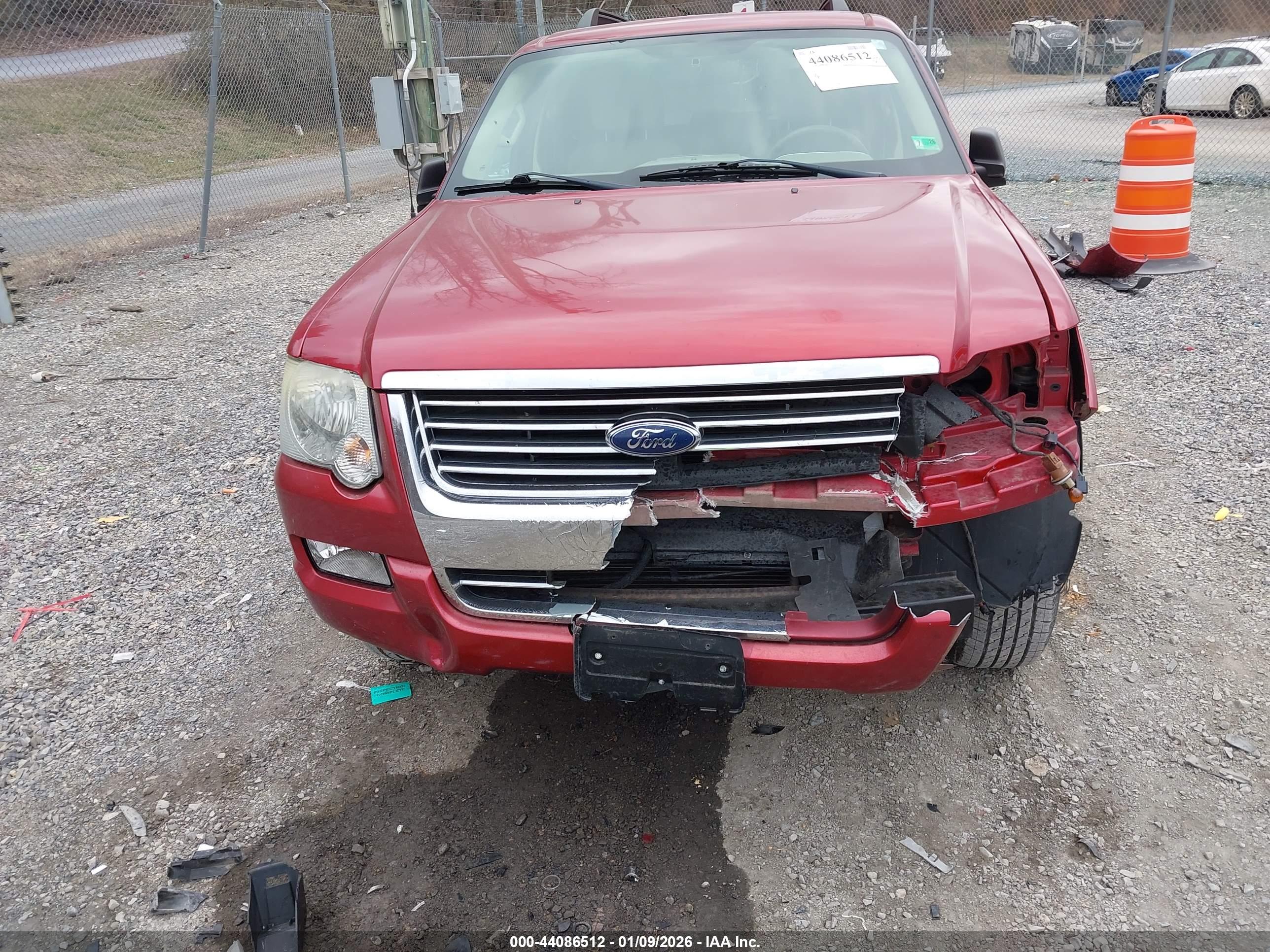 FORD EXPLORER image 6