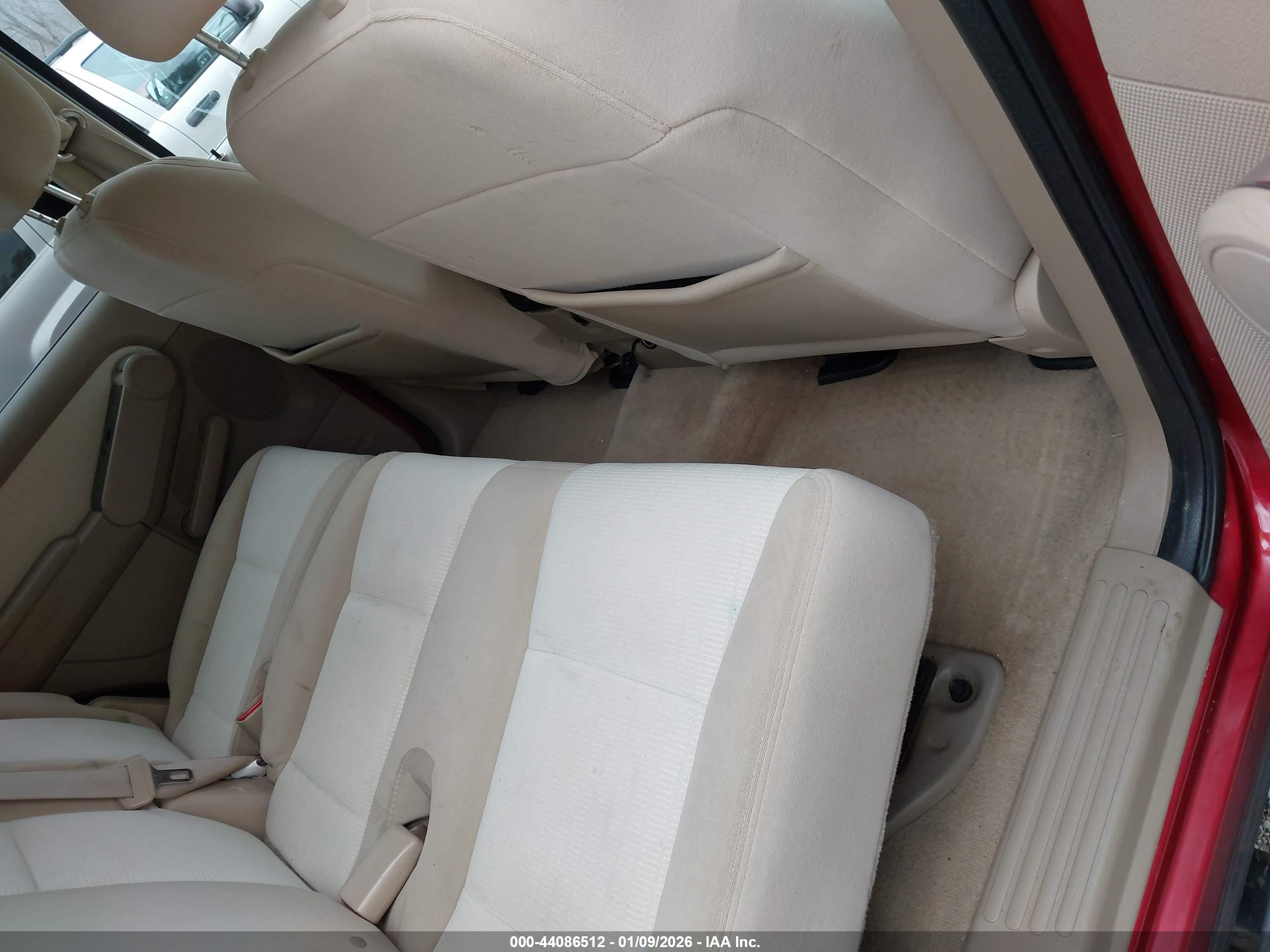 FORD EXPLORER image 8