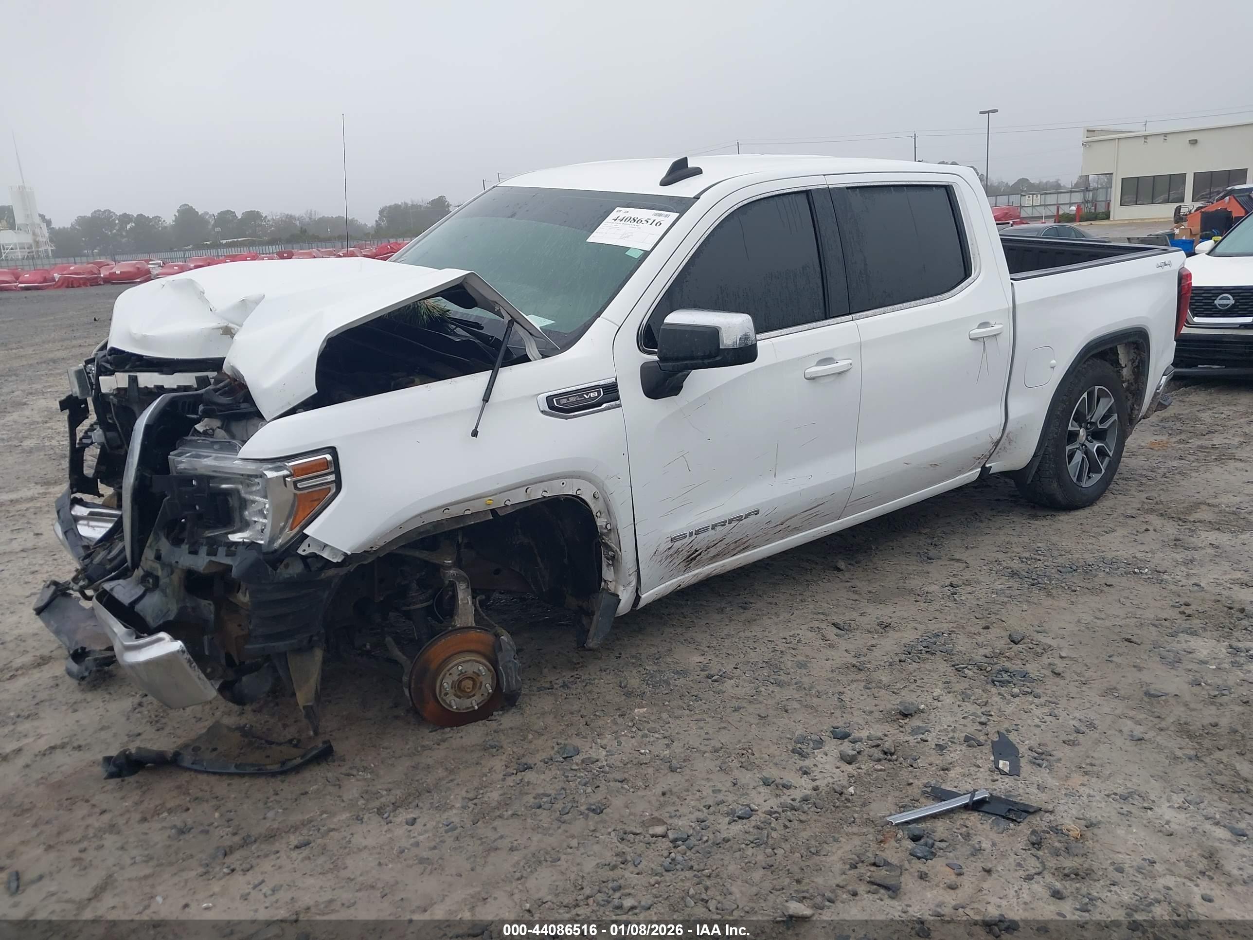 GMC SIERRA image 2