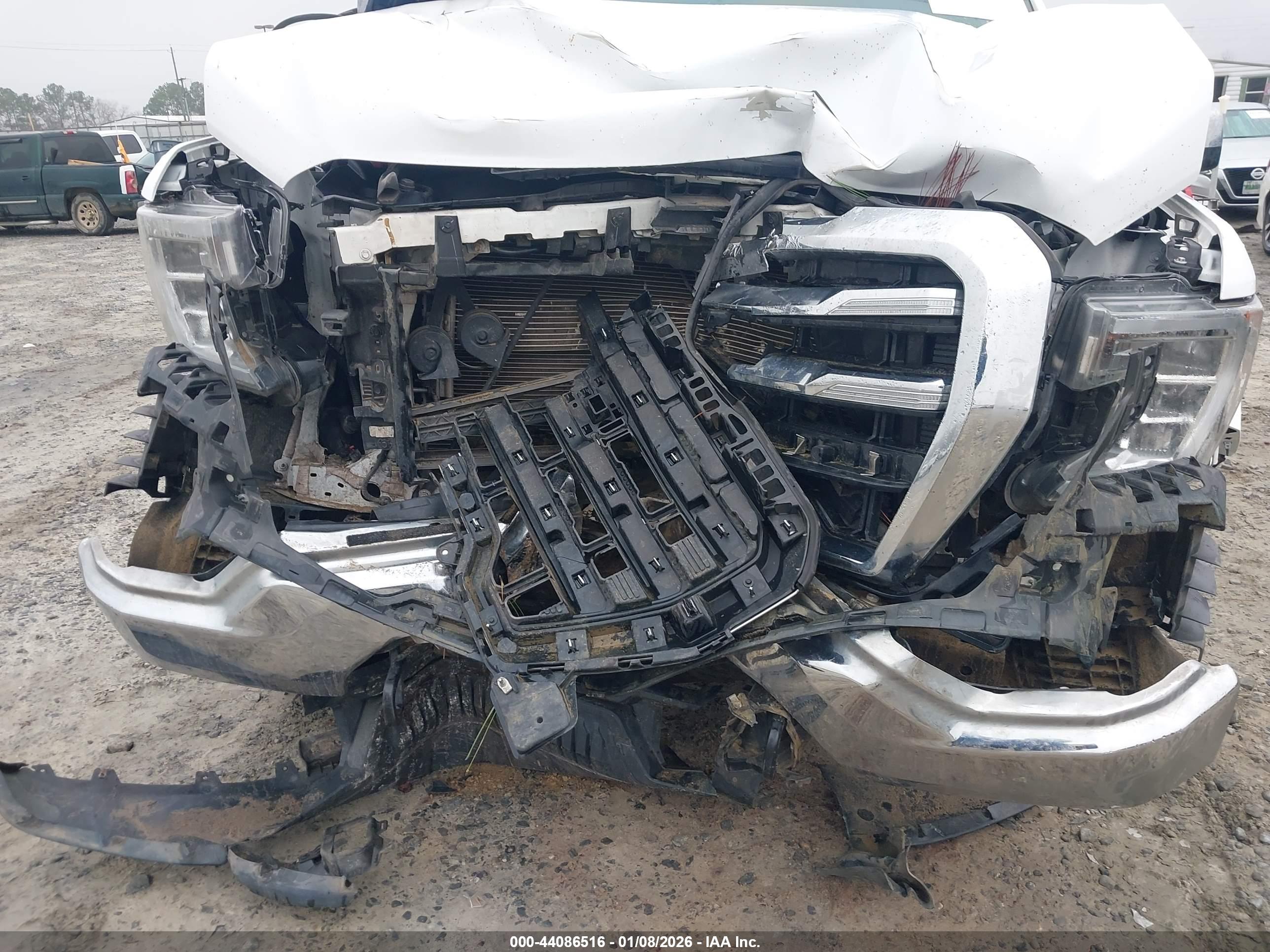 GMC SIERRA image 6
