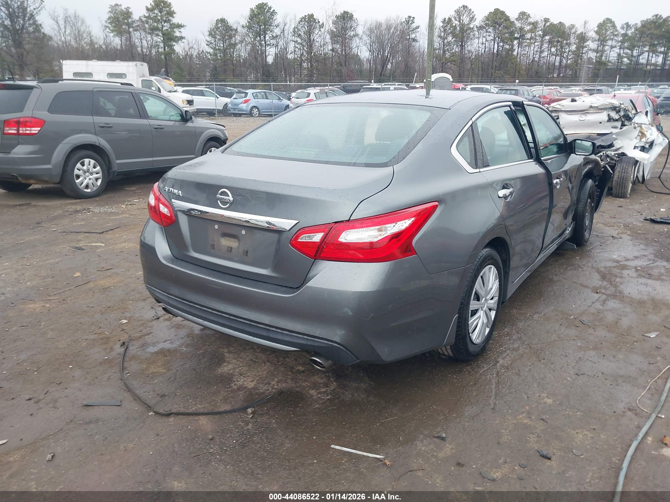 NISSAN ALTIMA image 4