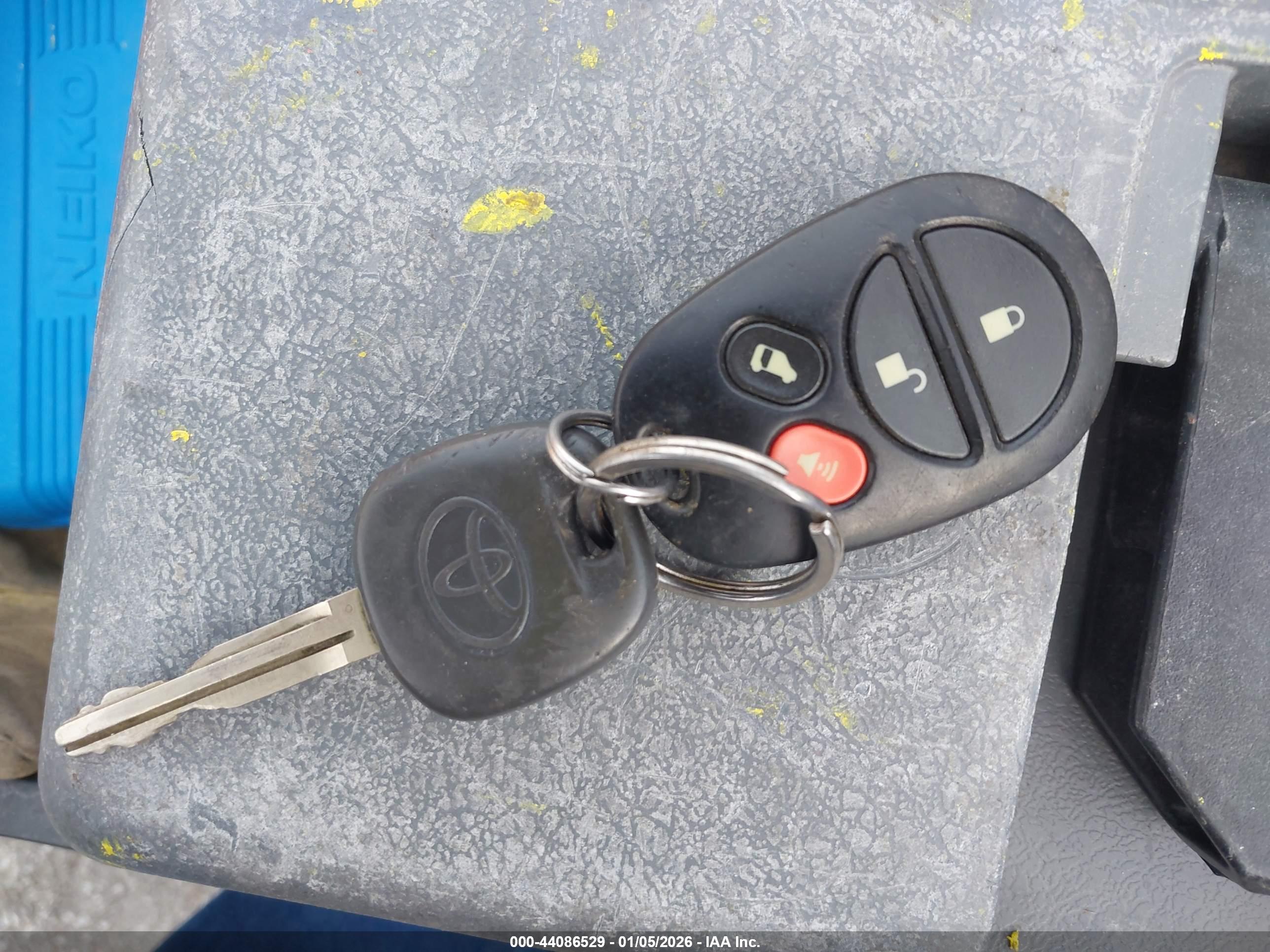 TOYOTA SIENNA image 11