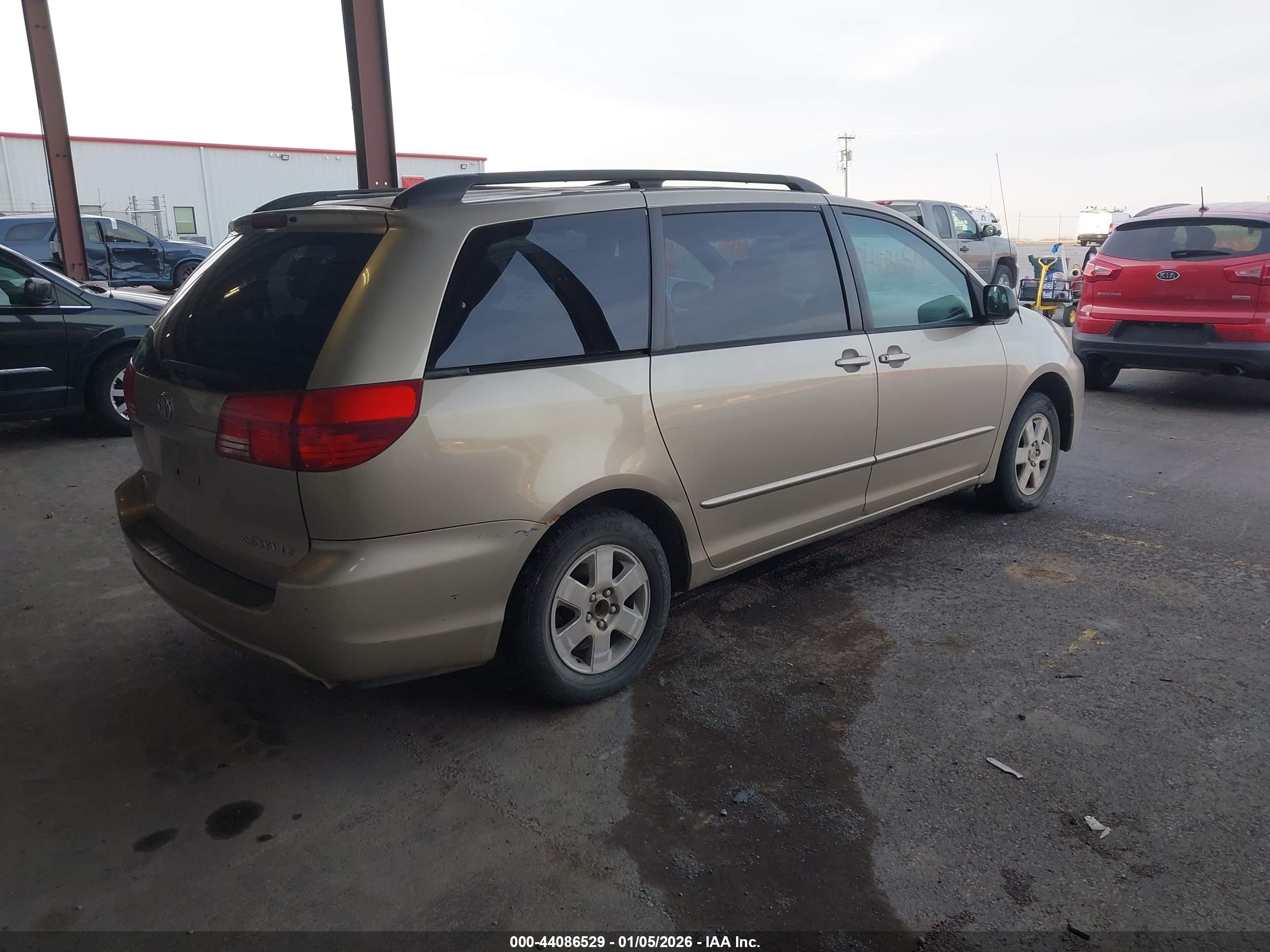 TOYOTA SIENNA image 4