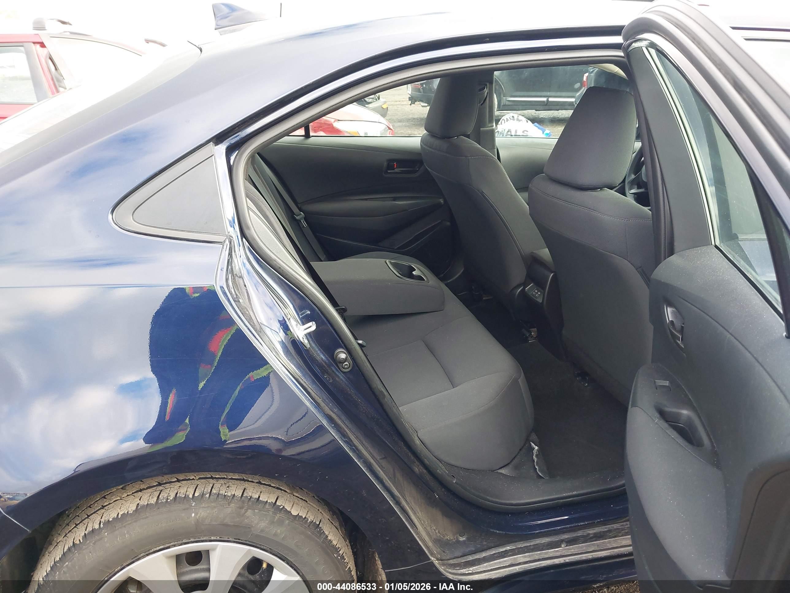 TOYOTA COROLLA image 8