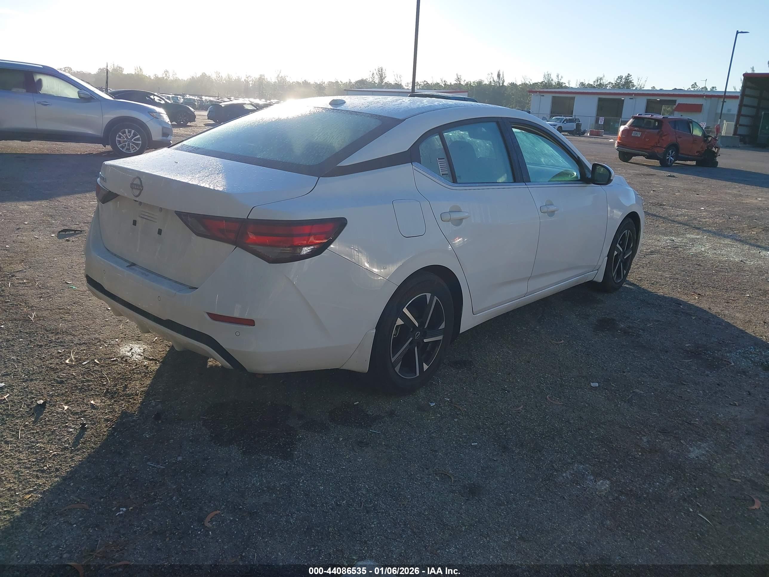 NISSAN SENTRA image 4