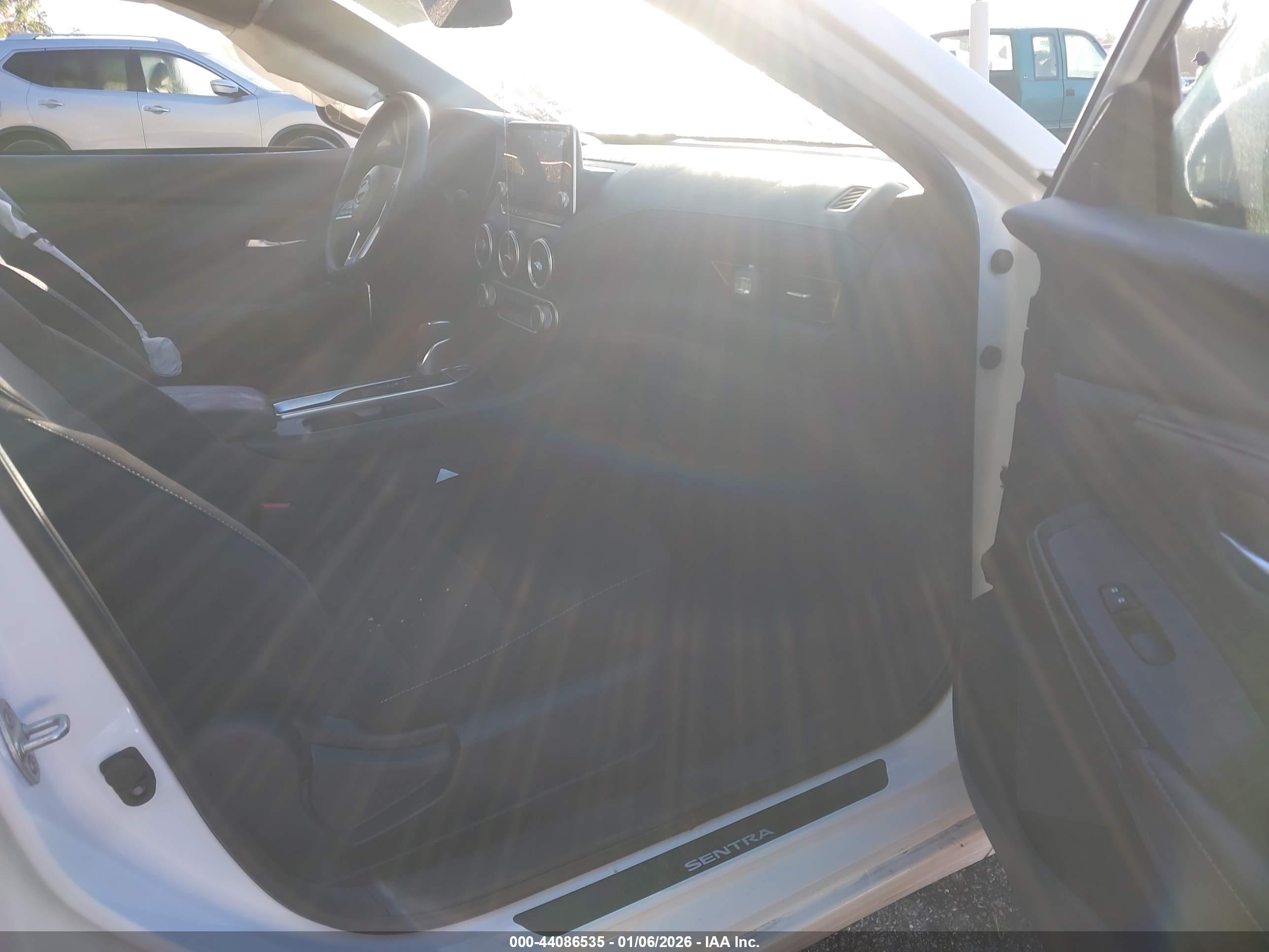 NISSAN SENTRA image 5