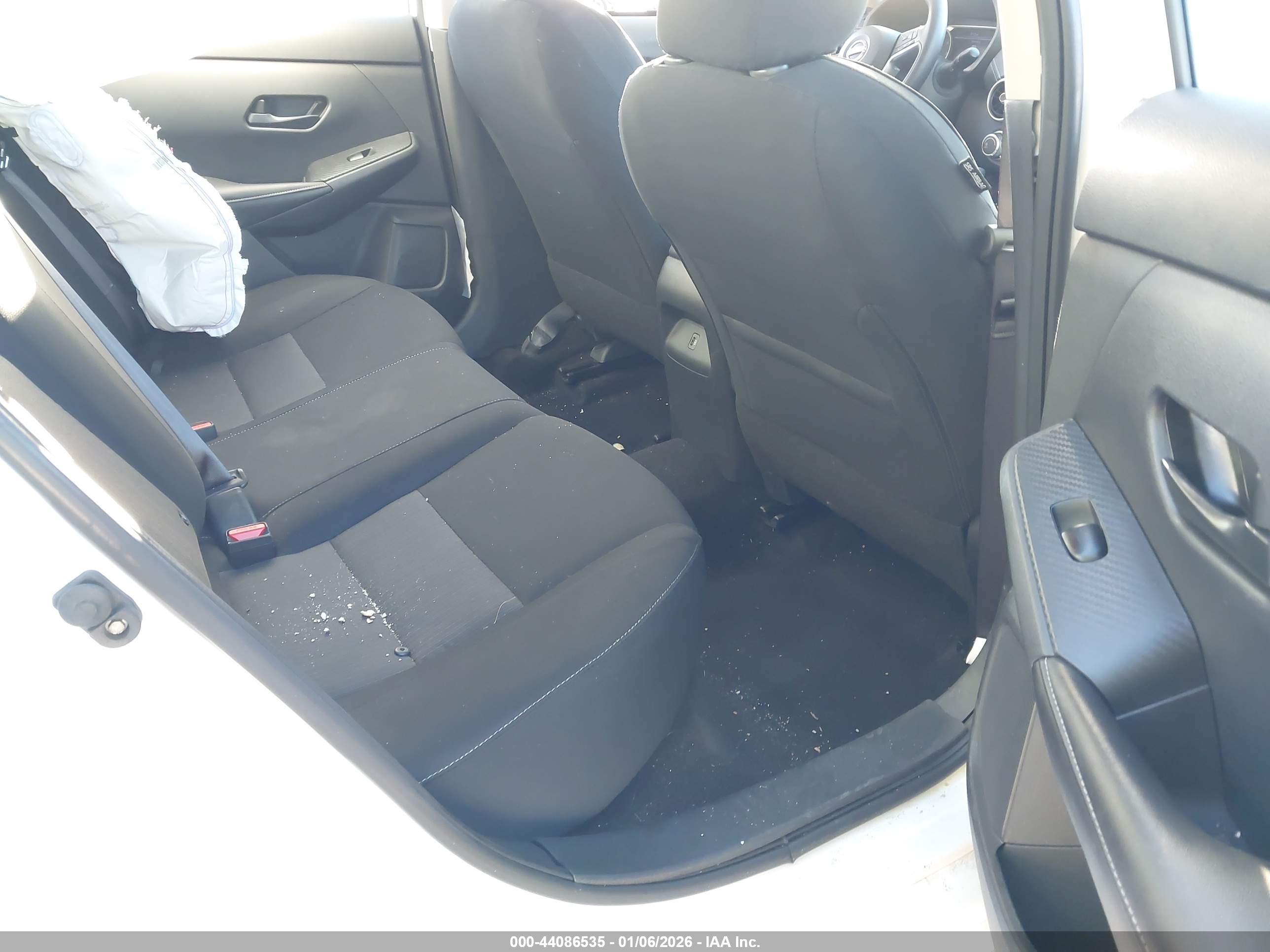 NISSAN SENTRA image 8