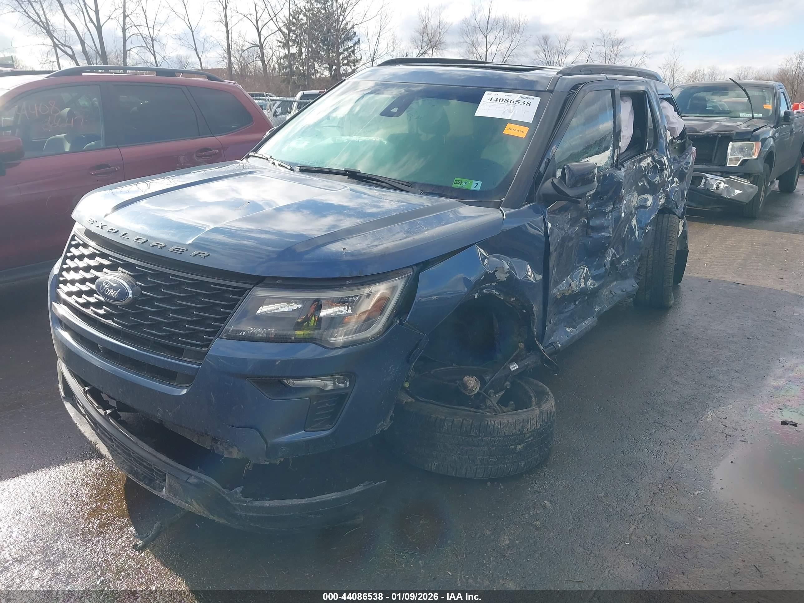 FORD EXPLORER image 2