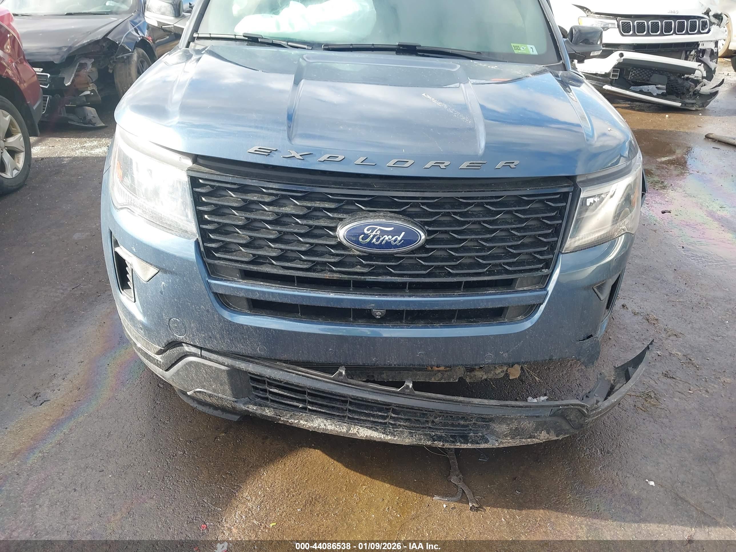 FORD EXPLORER image 6
