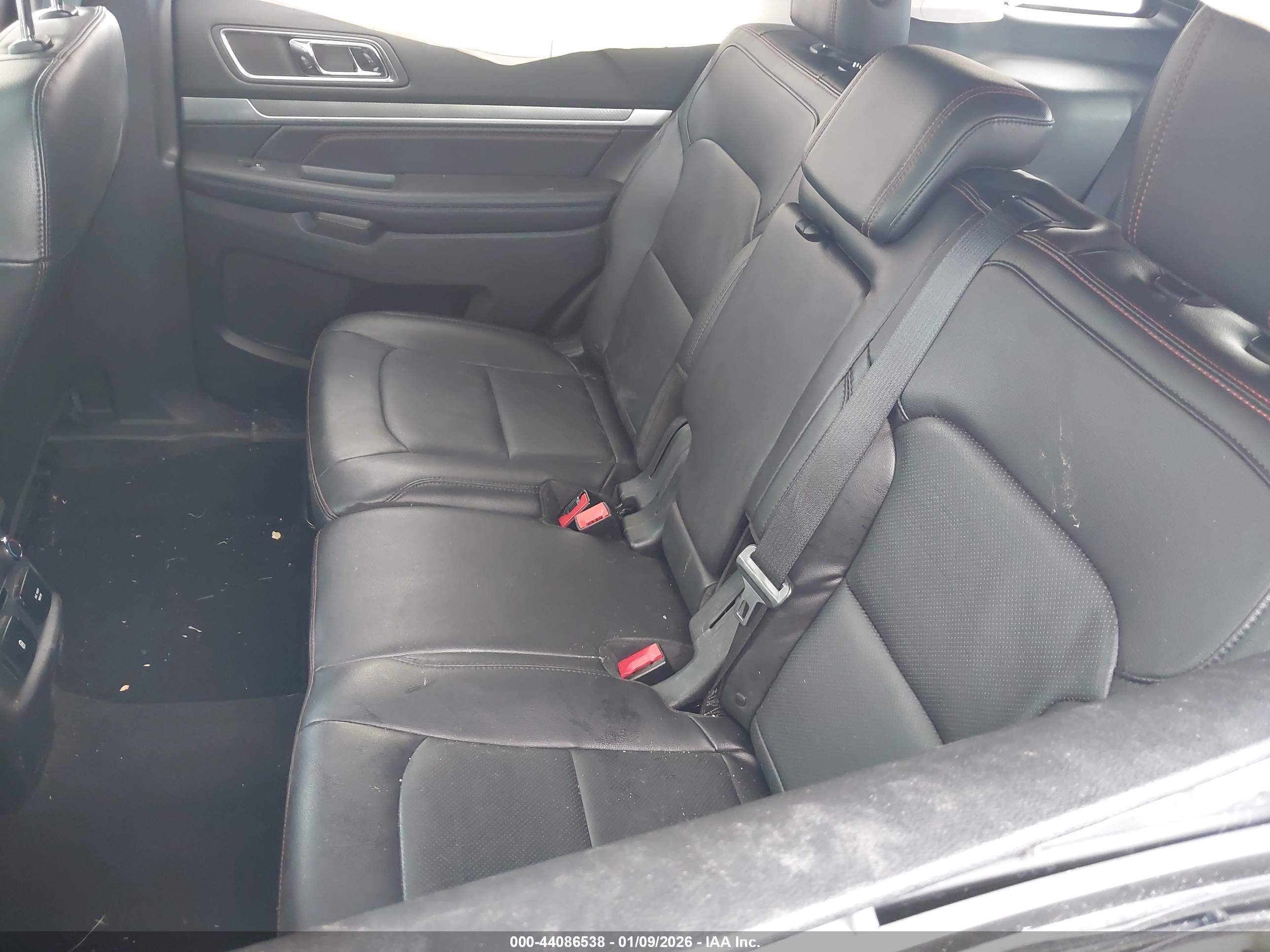 FORD EXPLORER image 8