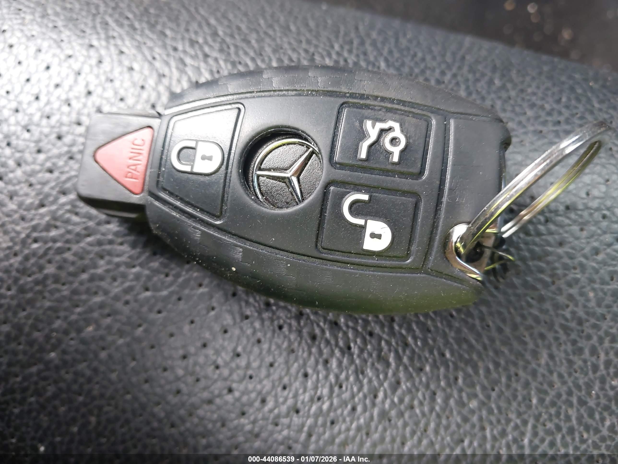 MERCEDES-BENZ C image 11