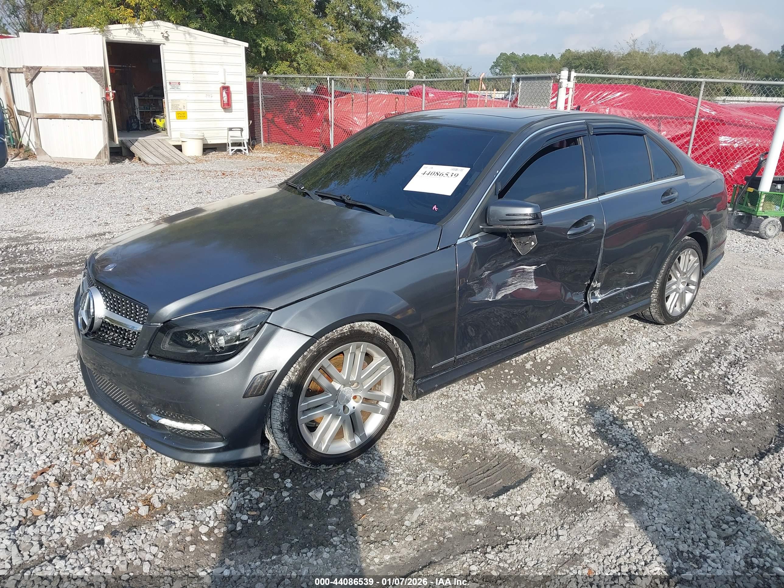 MERCEDES-BENZ C image 2