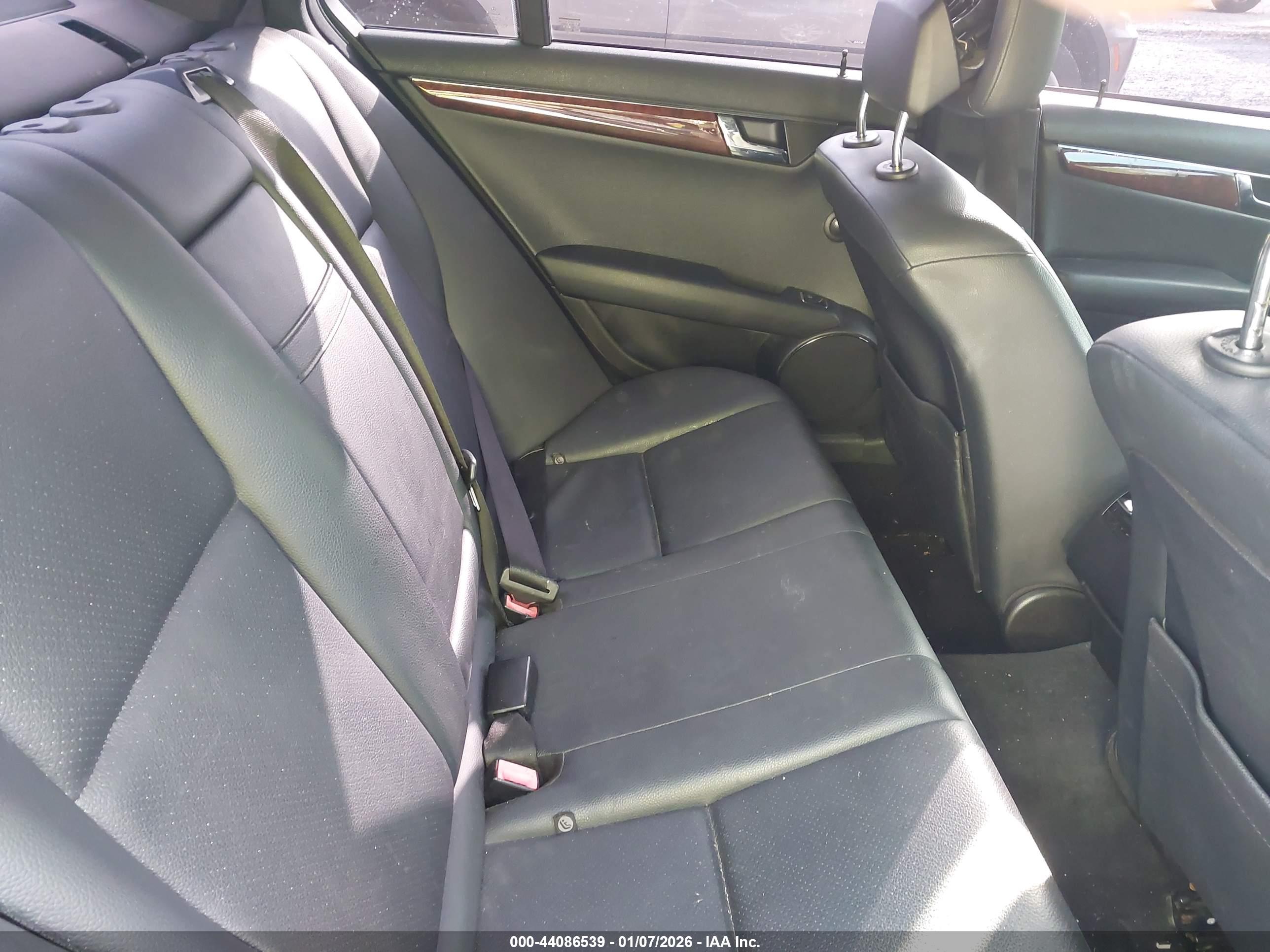 MERCEDES-BENZ C image 8