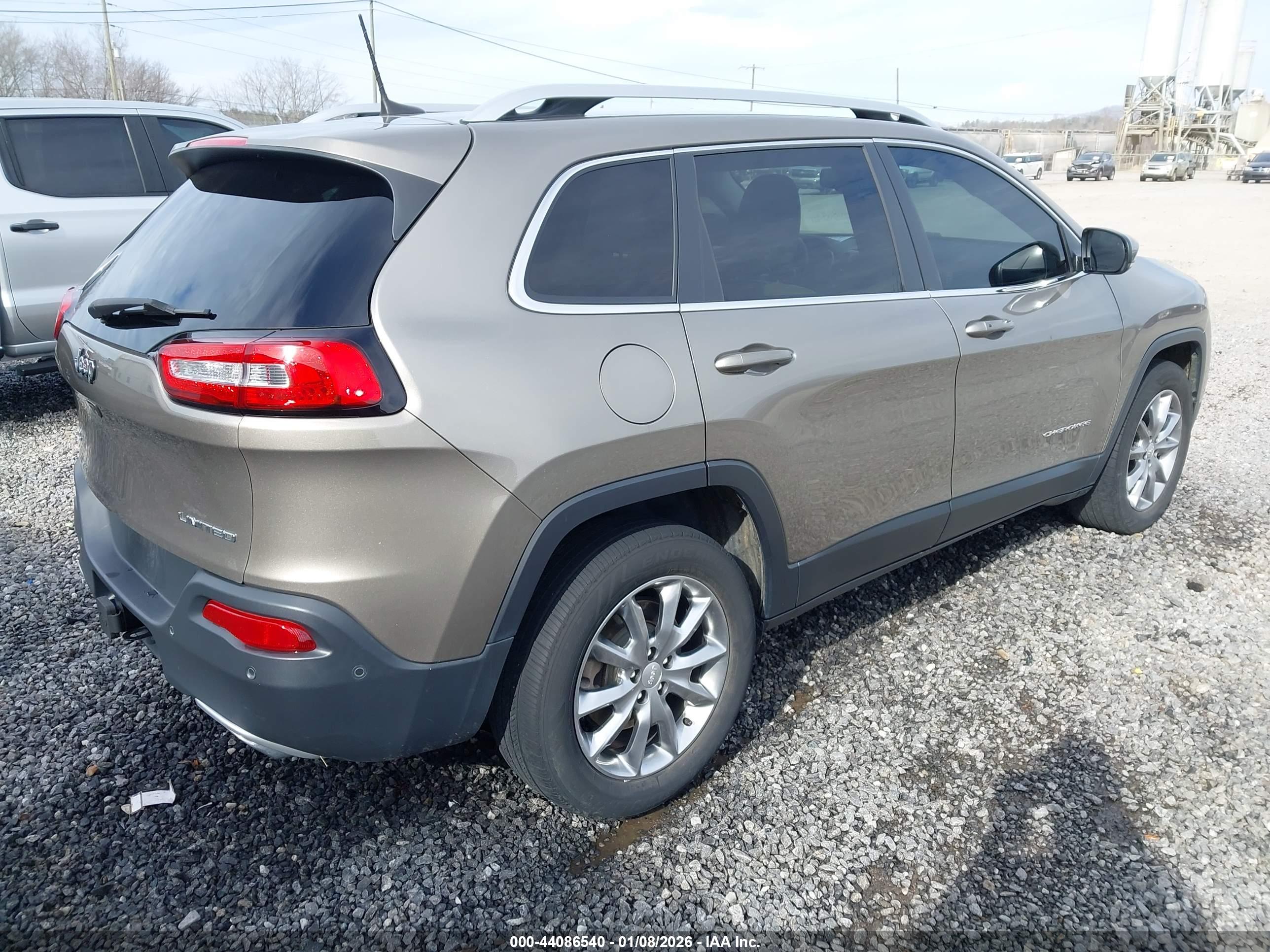 JEEP CHEROKEE image 4