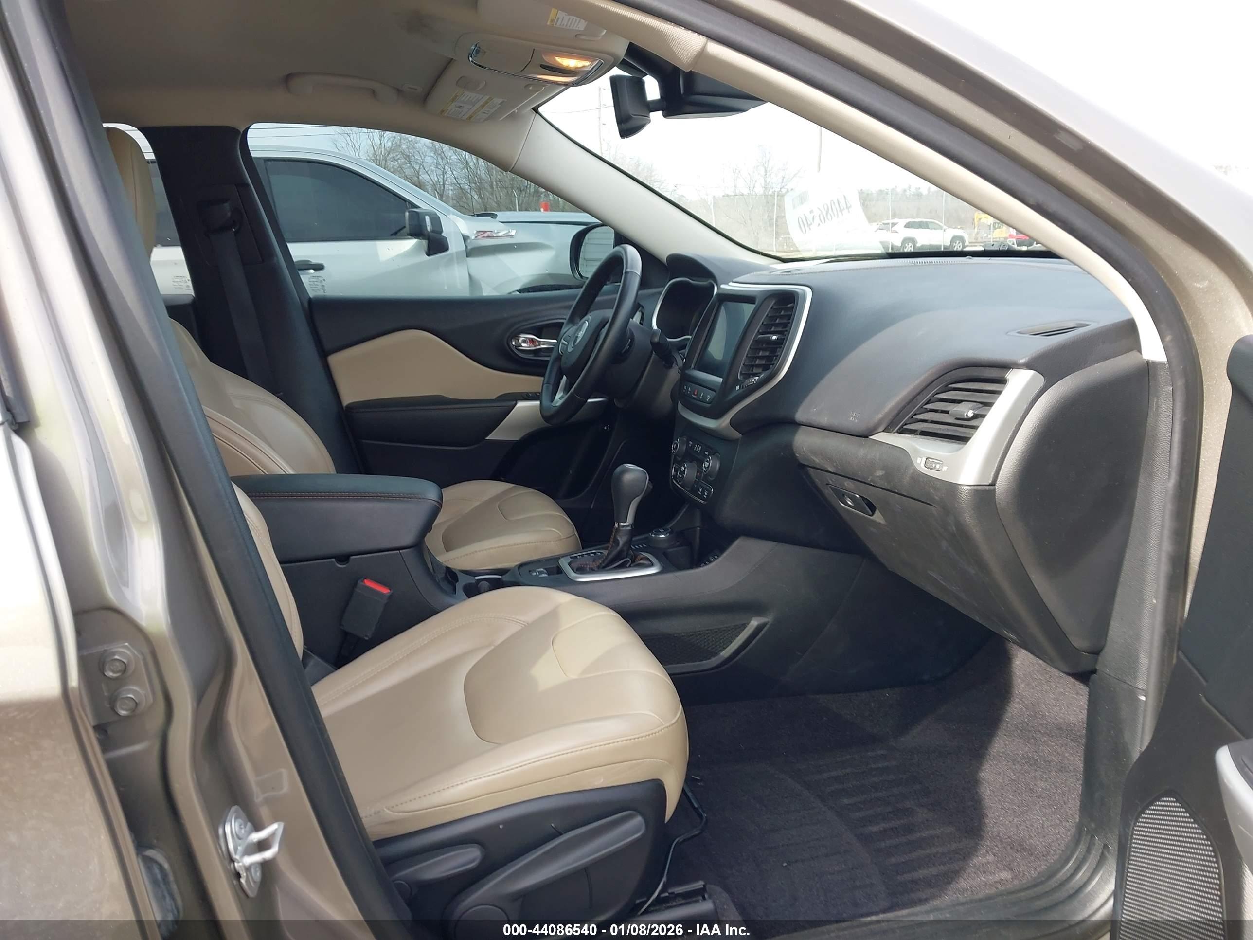 JEEP CHEROKEE image 5