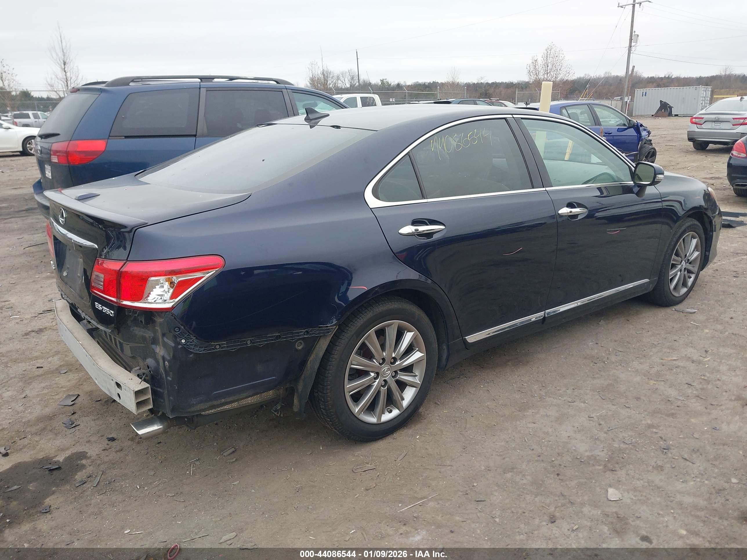 LEXUS ES image 4