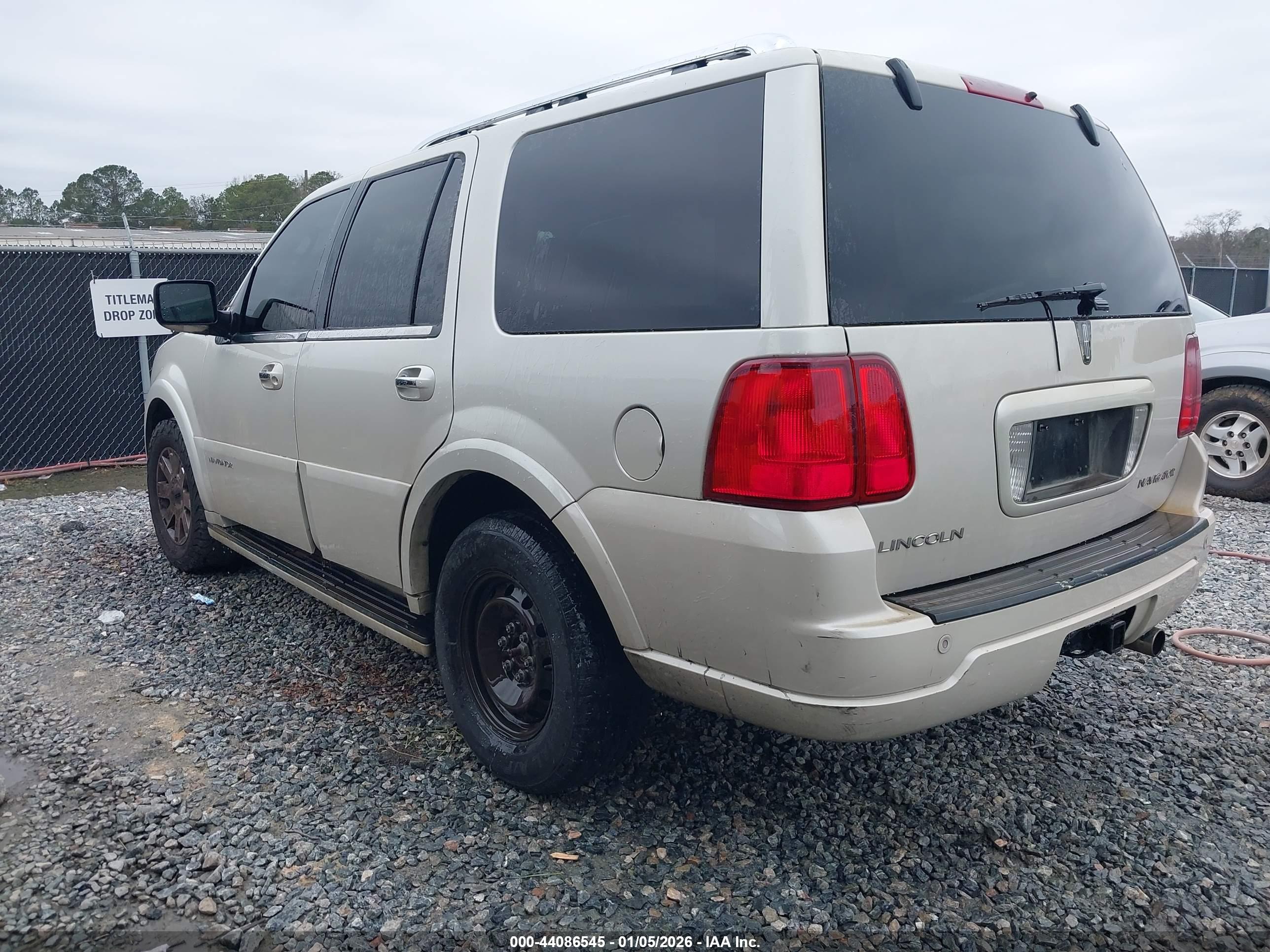 LINCOLN NAVIGATOR image 3