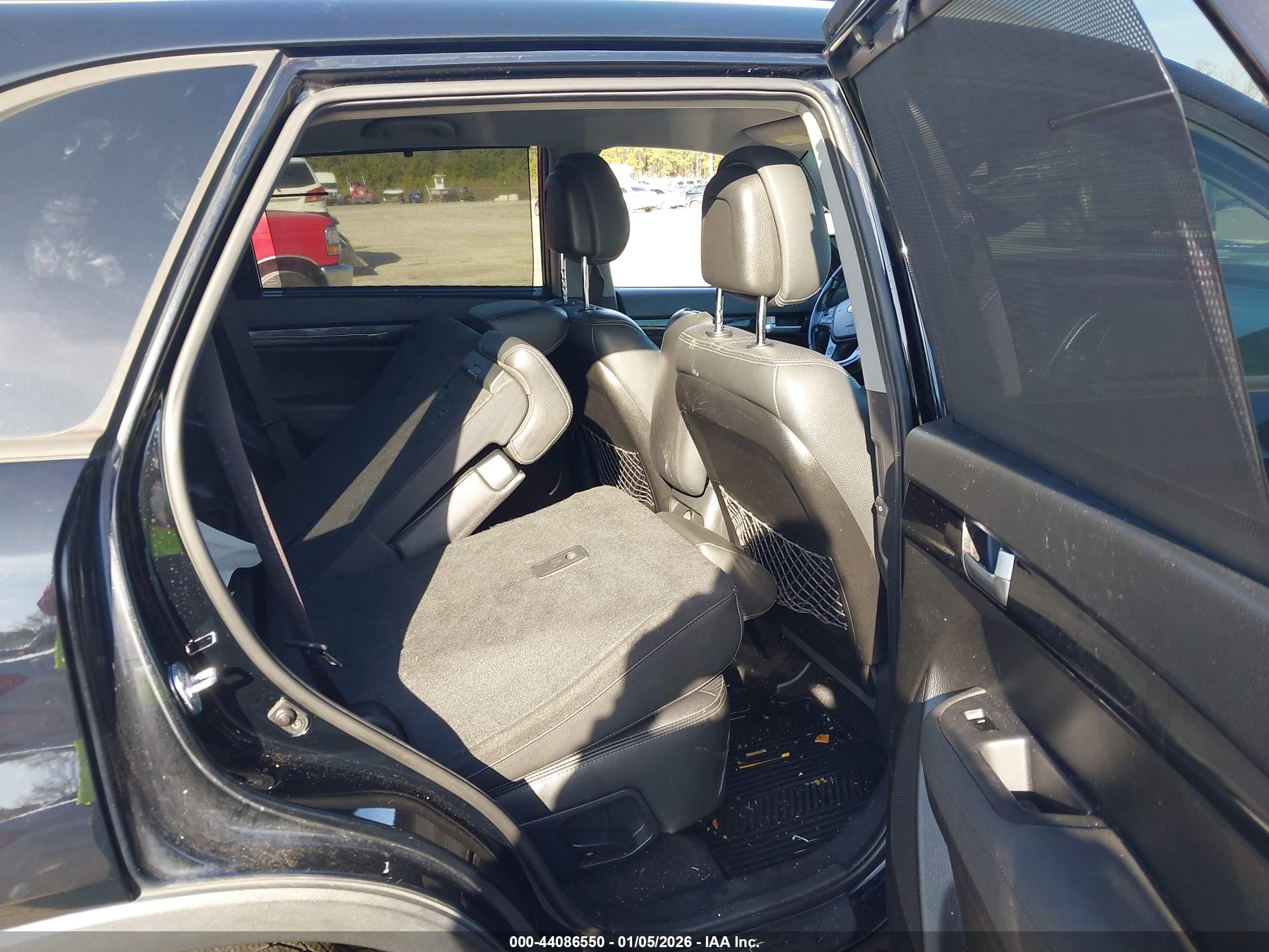 KIA SORENTO image 8